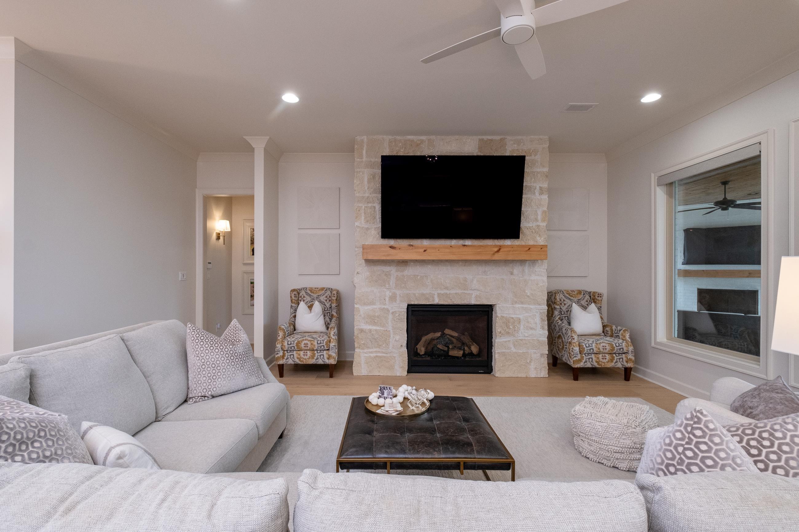 CHENAL VALLEY "FALSTONE COURT" - Residential