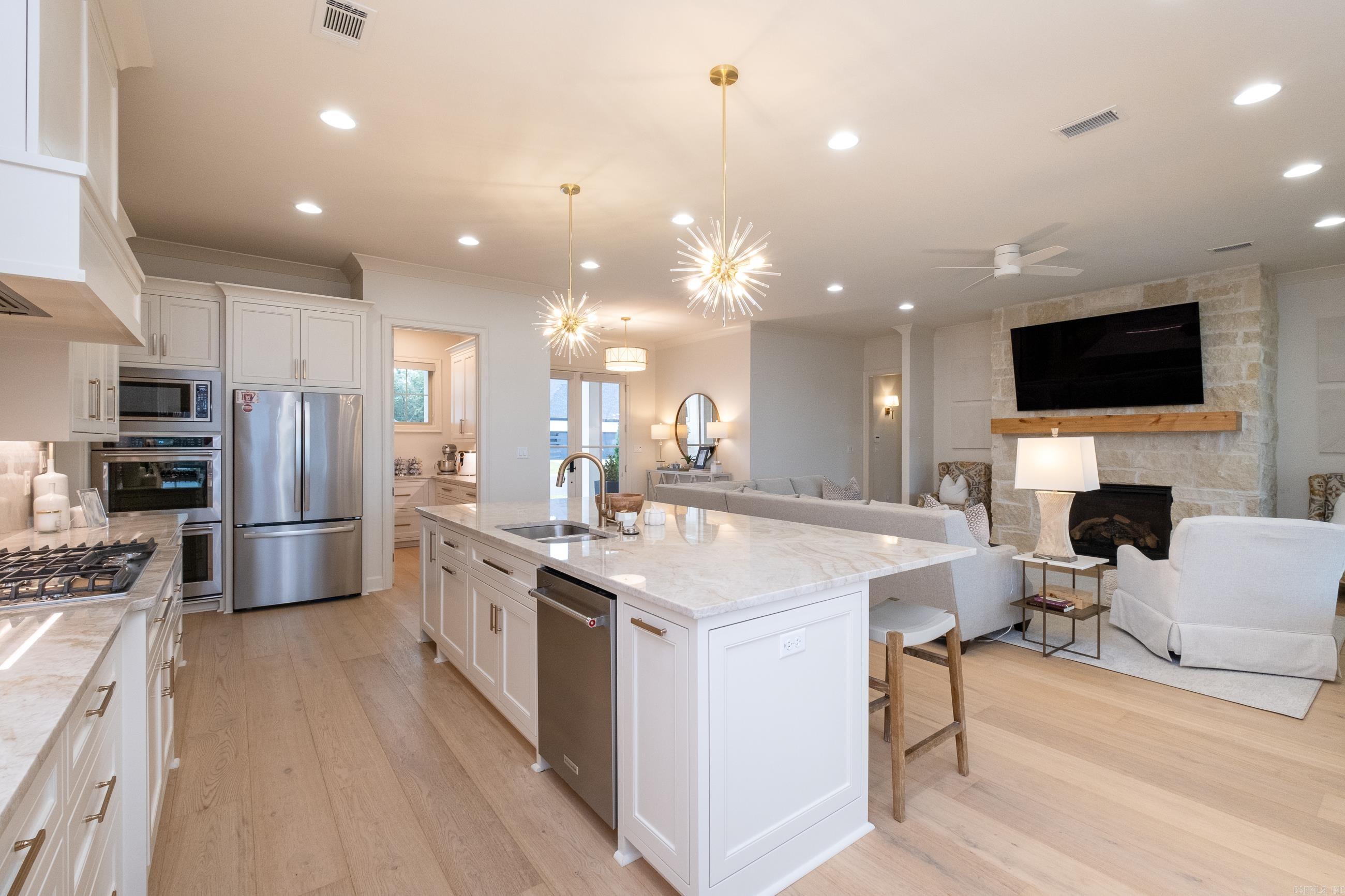 CHENAL VALLEY "FALSTONE COURT" - Residential