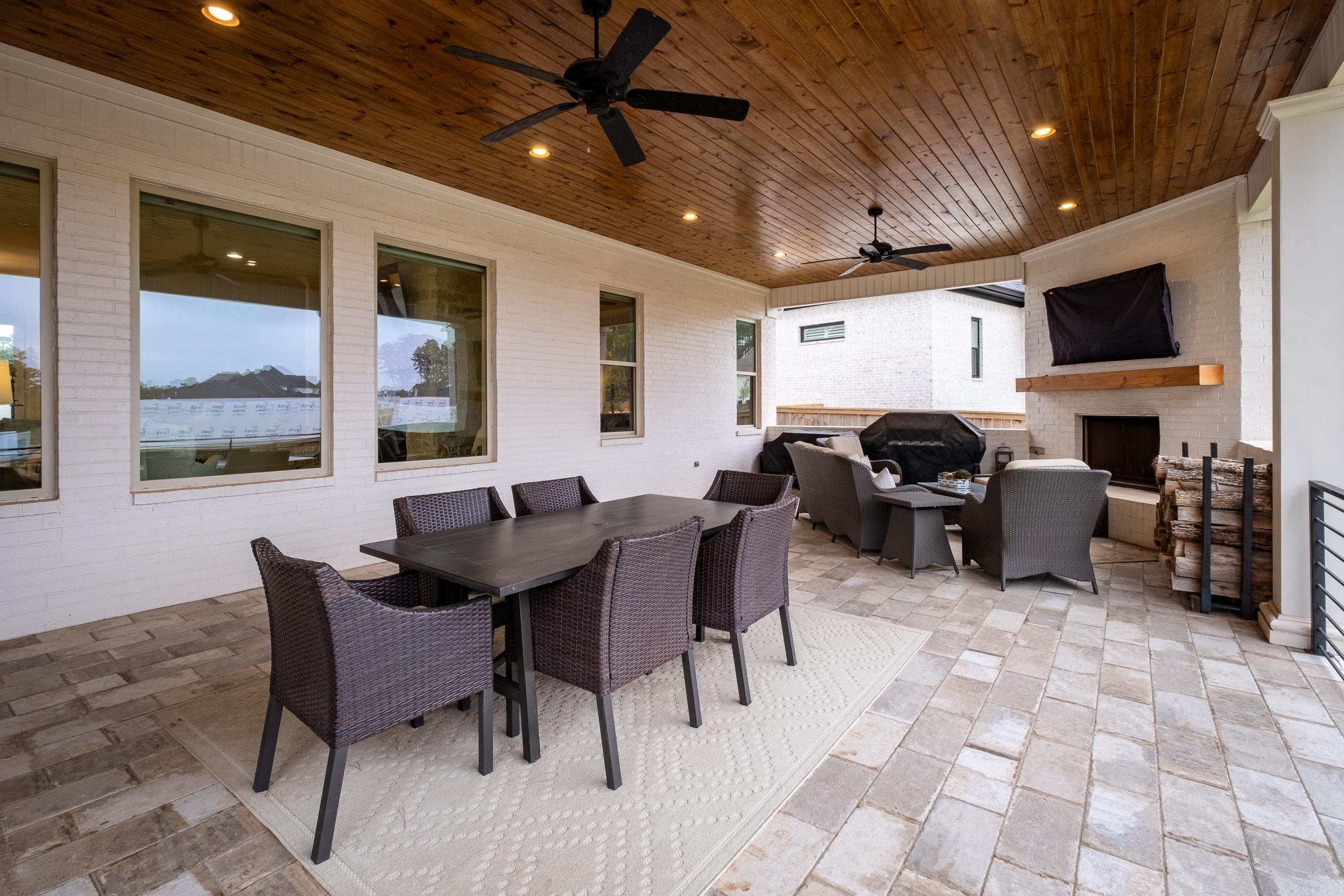 CHENAL VALLEY "FALSTONE COURT" - Residential