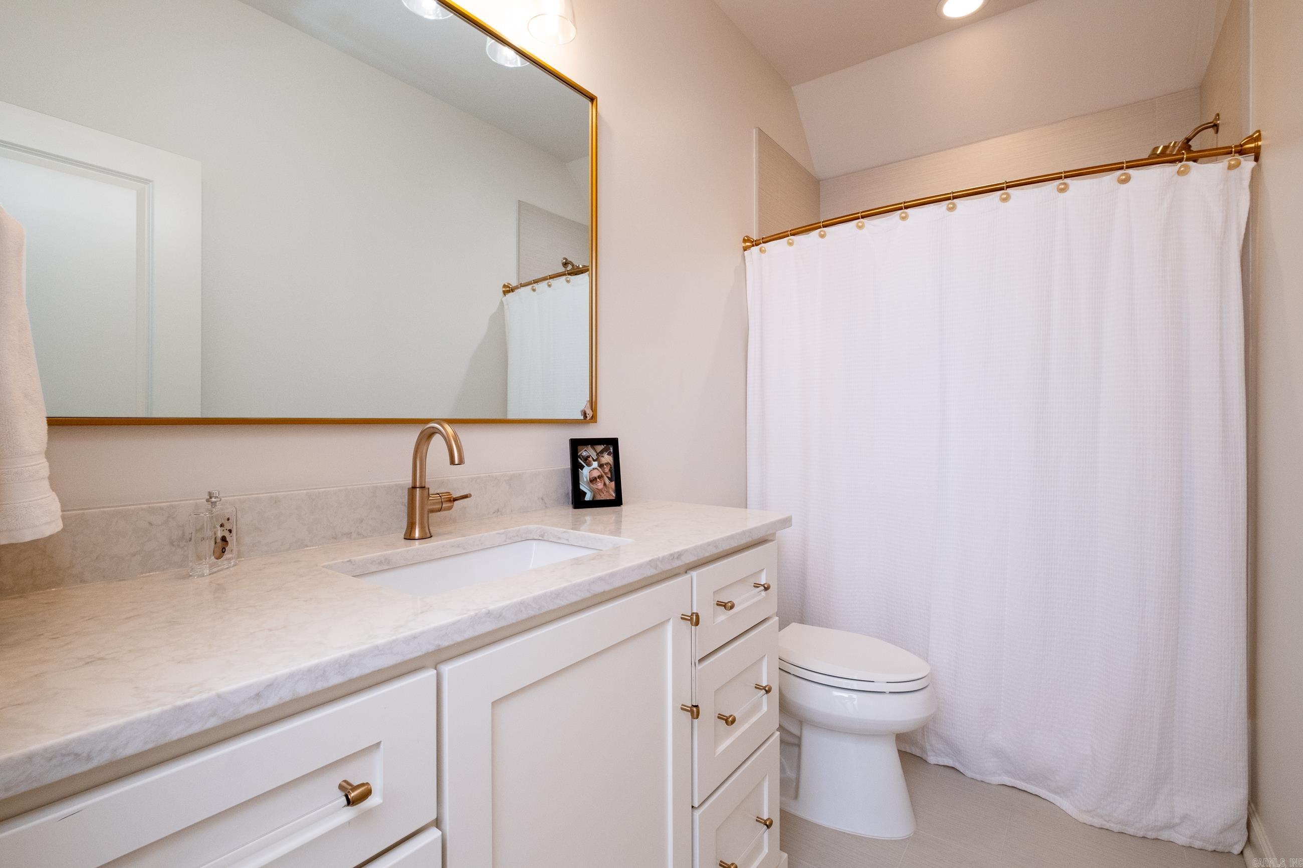 CHENAL VALLEY "FALSTONE COURT" - Residential