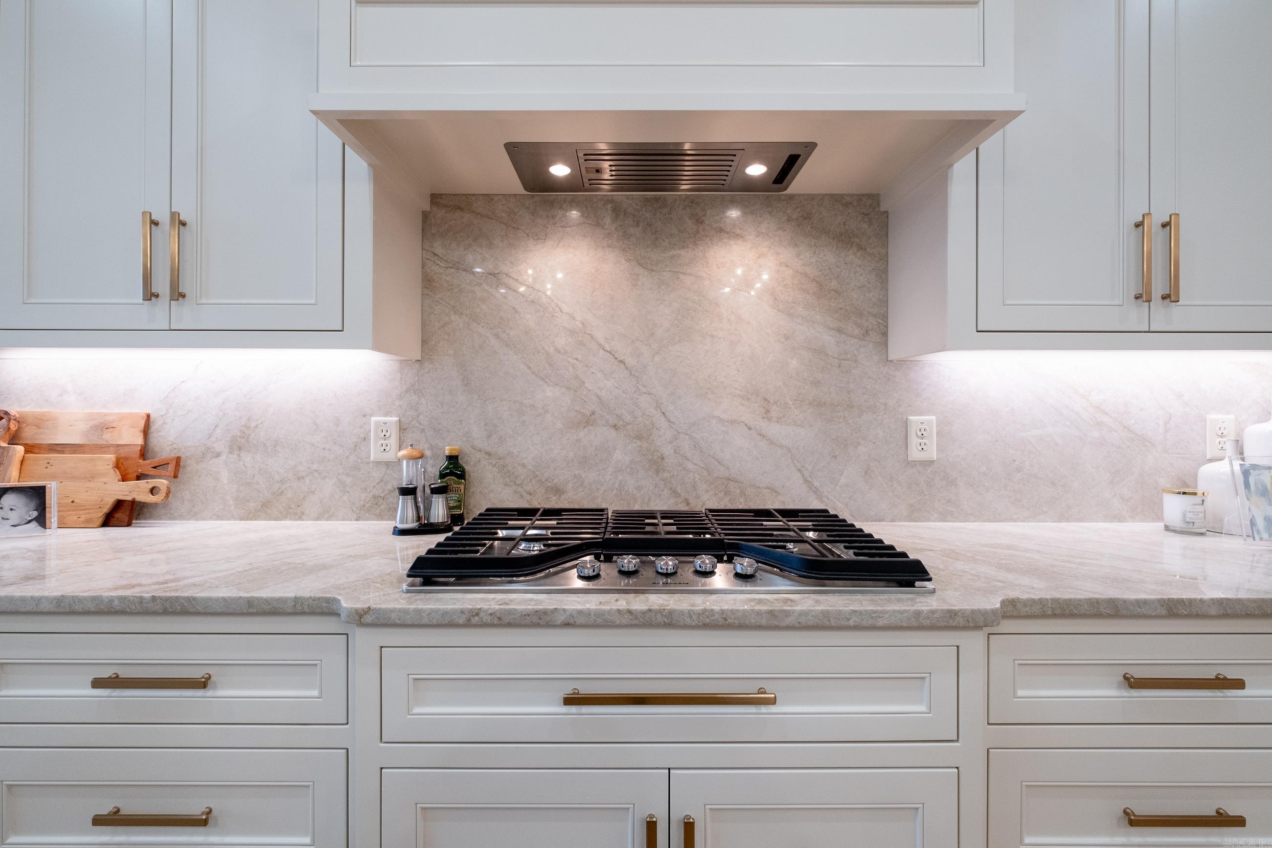 CHENAL VALLEY "FALSTONE COURT" - Residential