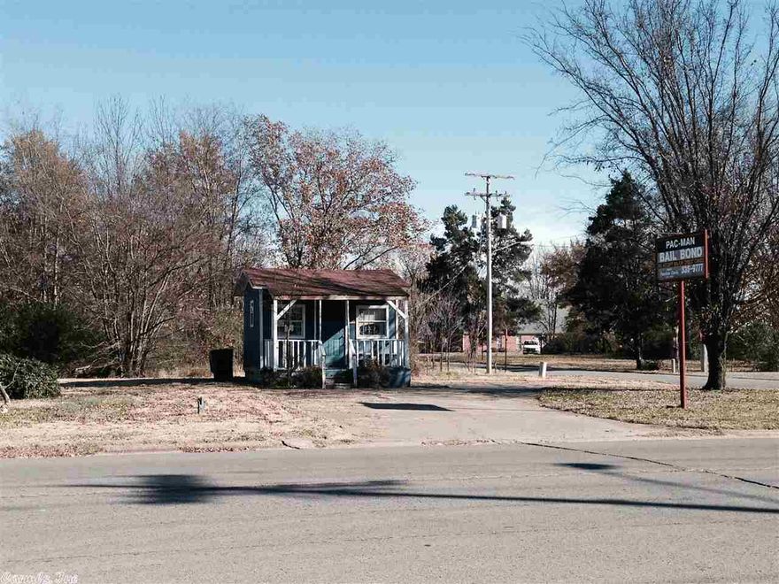 Corner lot on Markham and Will Street. Previous use was bail bonds building.