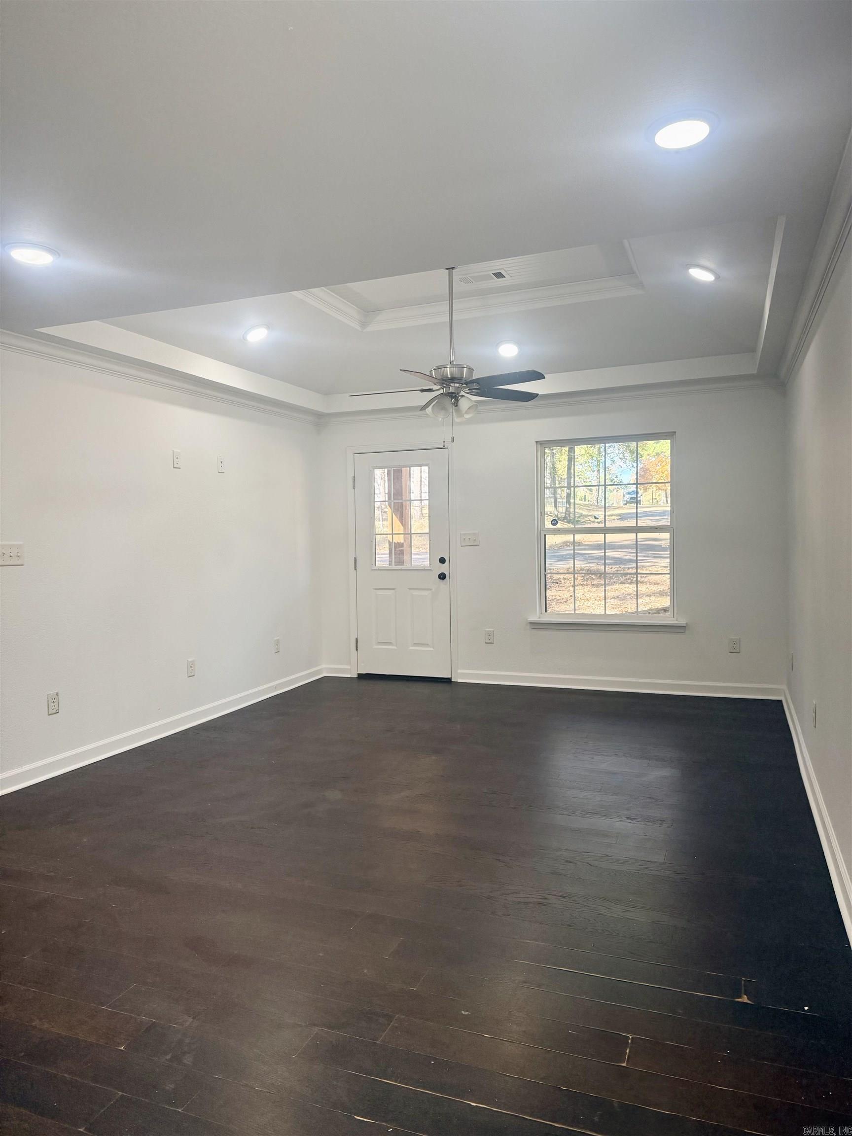 Lake Sail-EM III - Residential