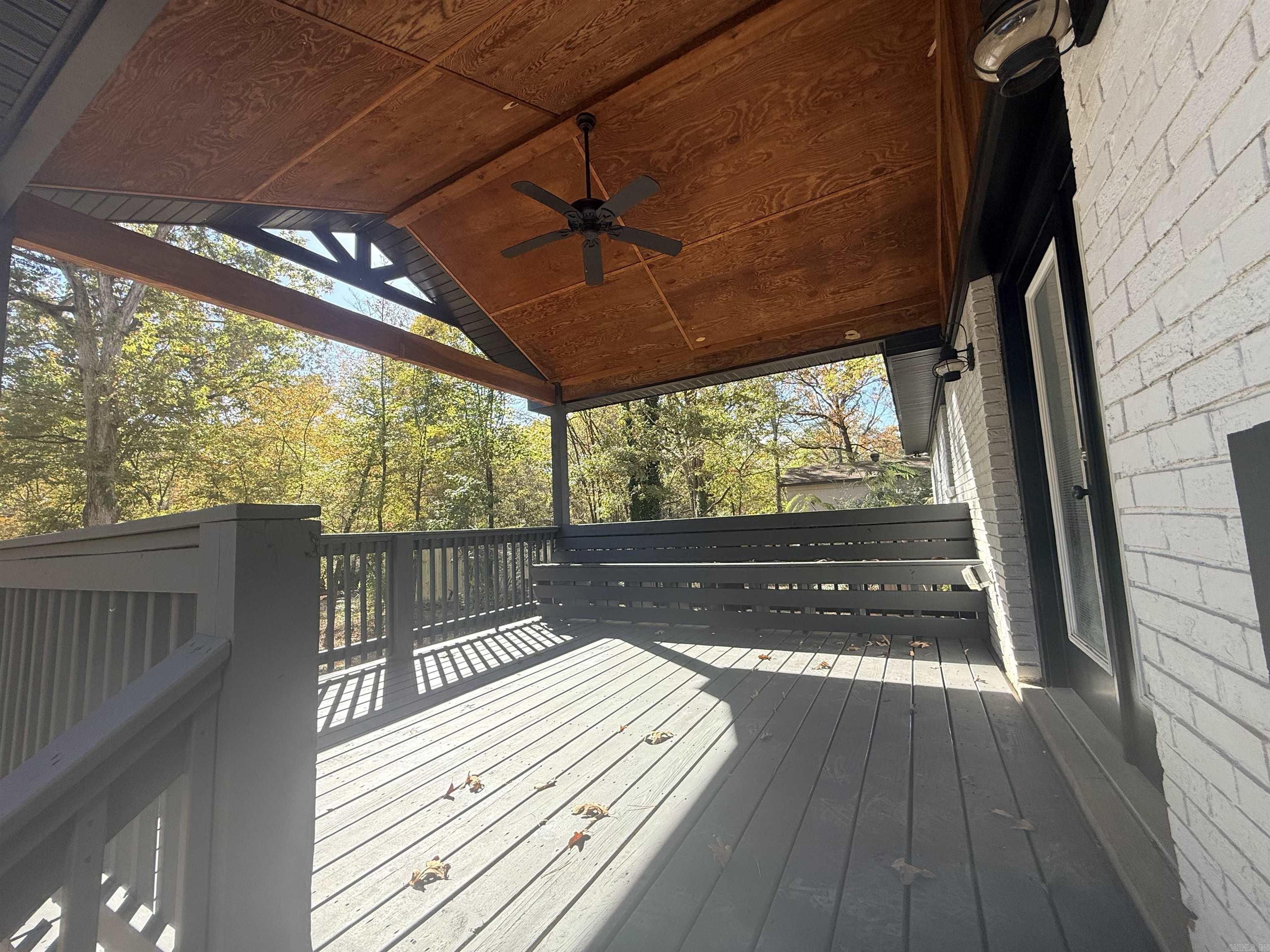 Lake Sail-EM III - Residential