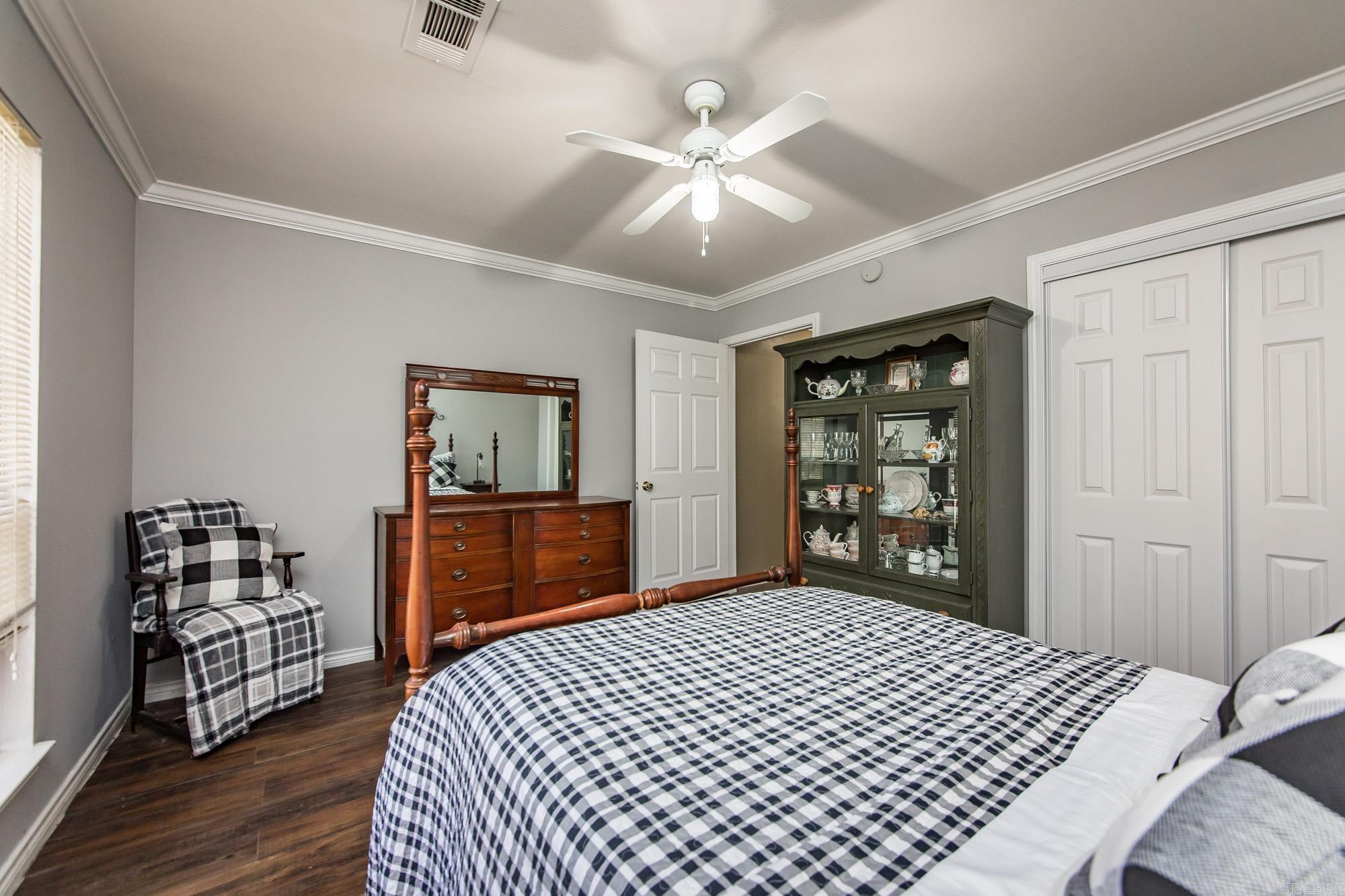 PLEASANT MEADOWS - Residential