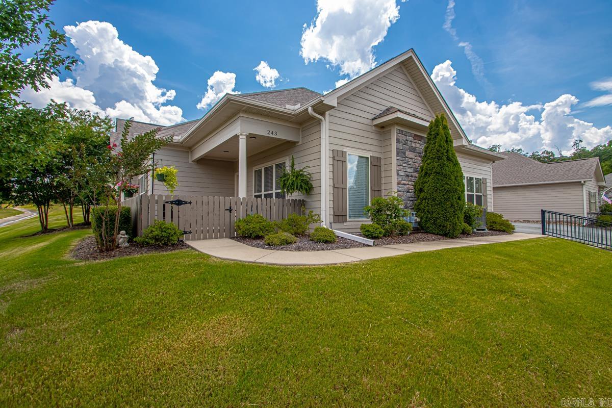 MOUNTAIN TERRACE ESTATES TOWNHOM - Residential