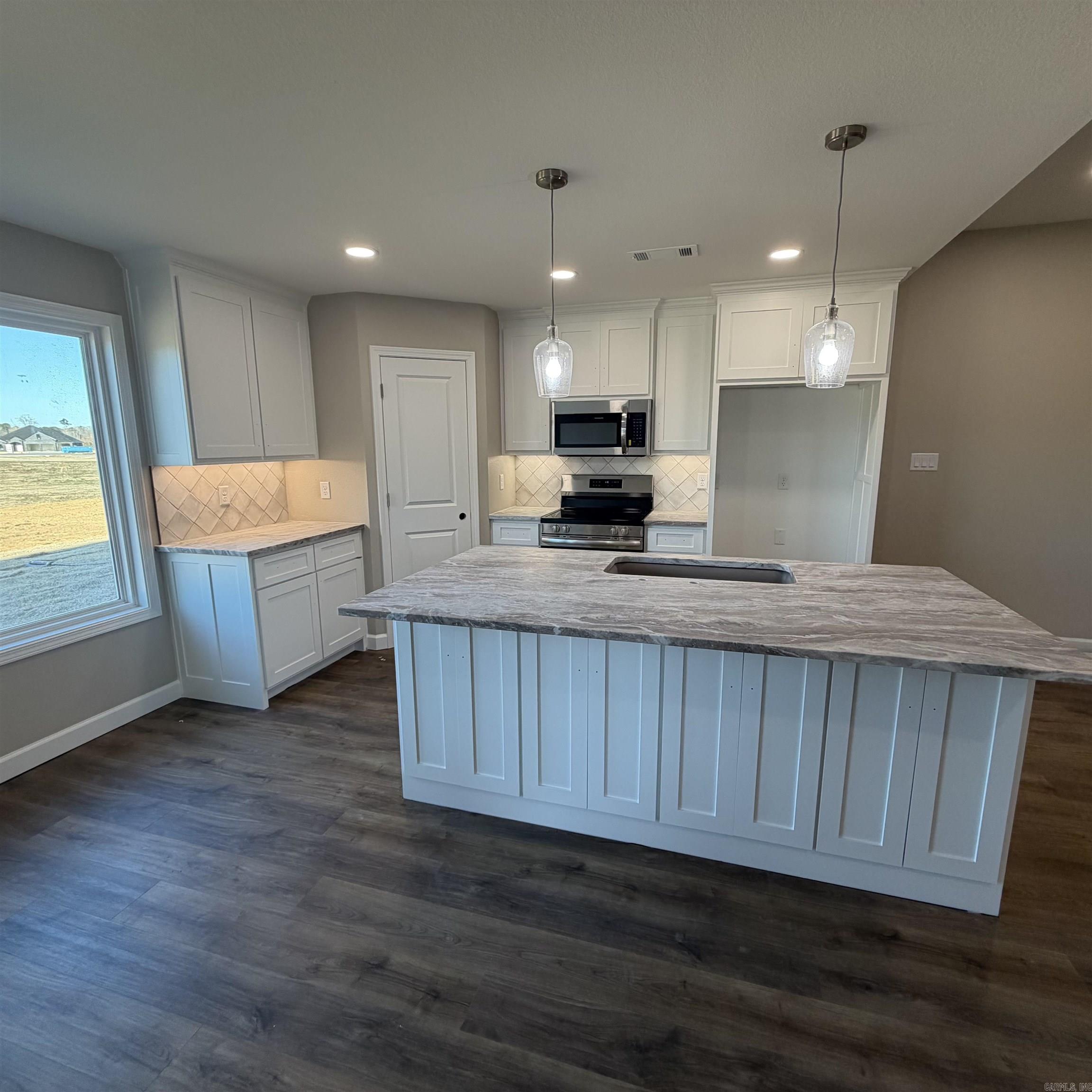 WINCHESTER ESTATES - Residential