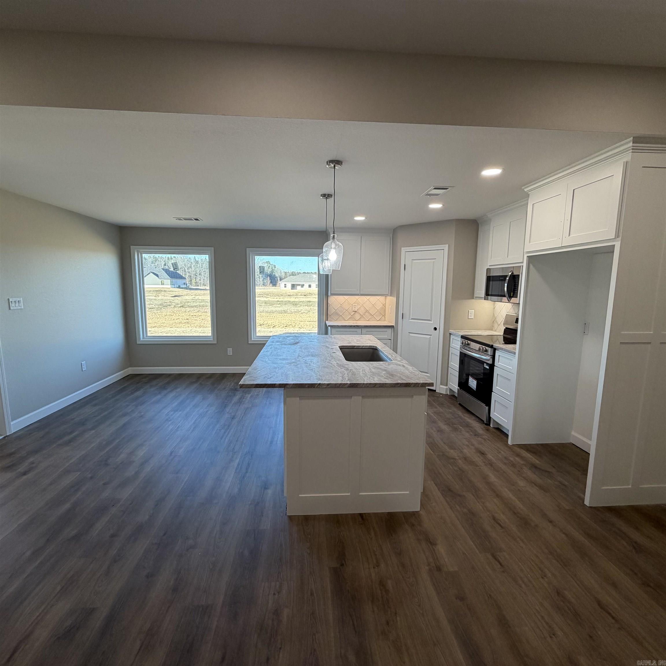 WINCHESTER ESTATES - Residential