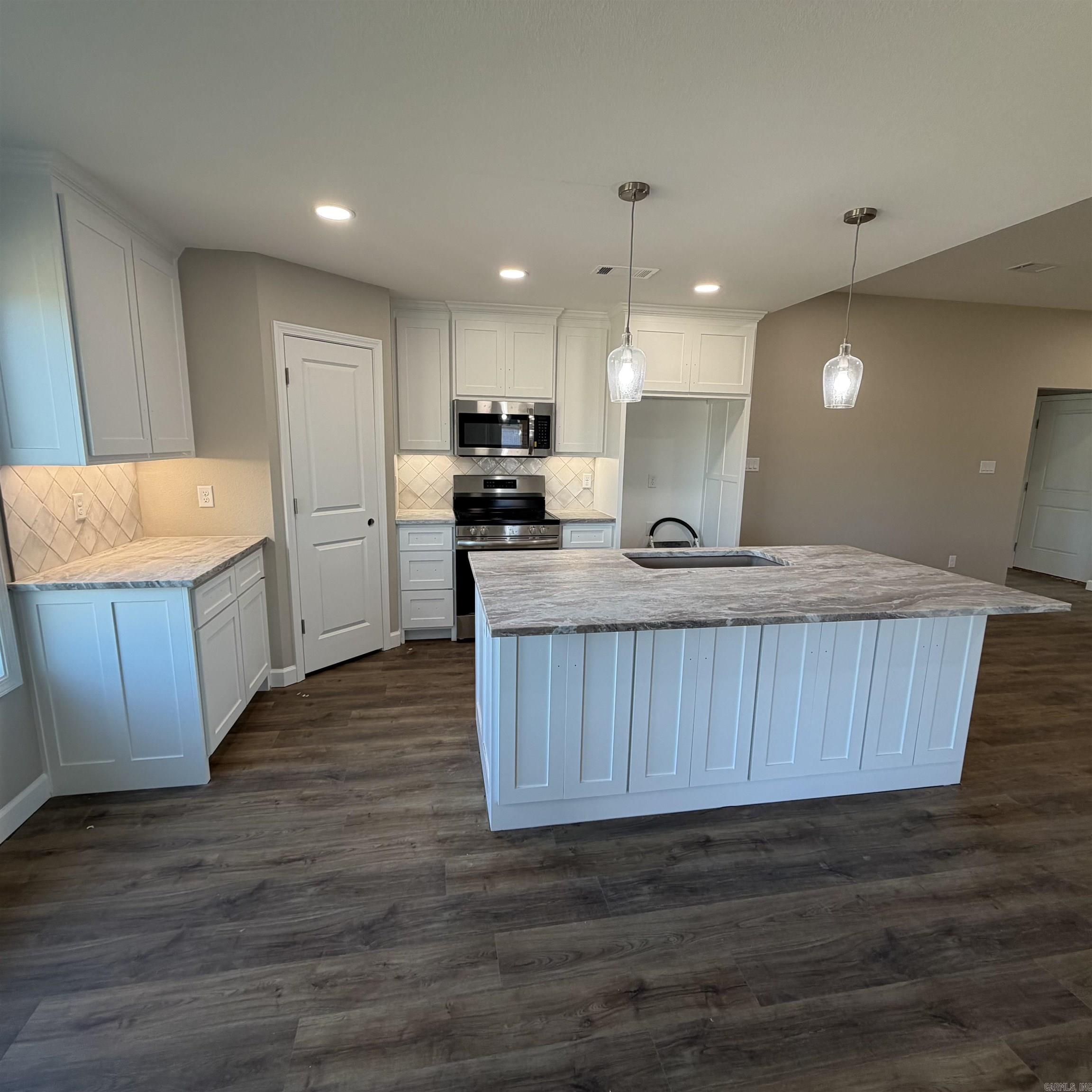 WINCHESTER ESTATES - Residential