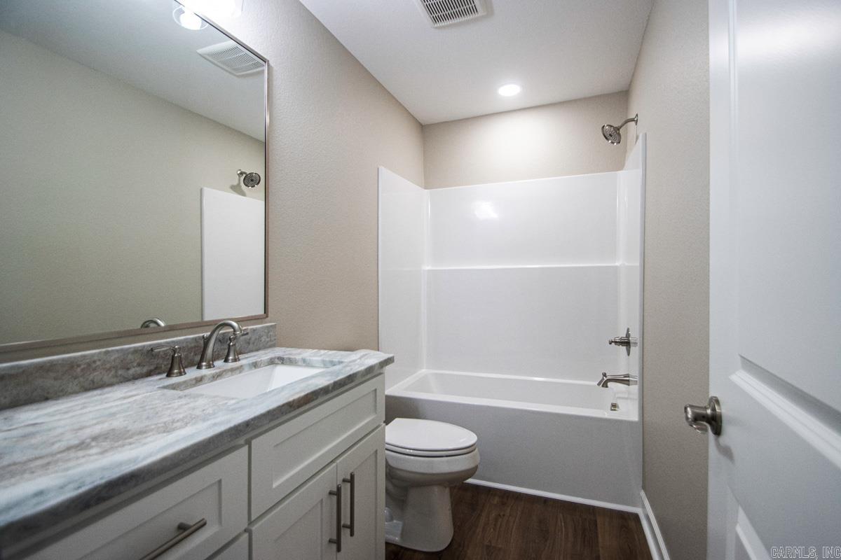 WINCHESTER ESTATES - Residential