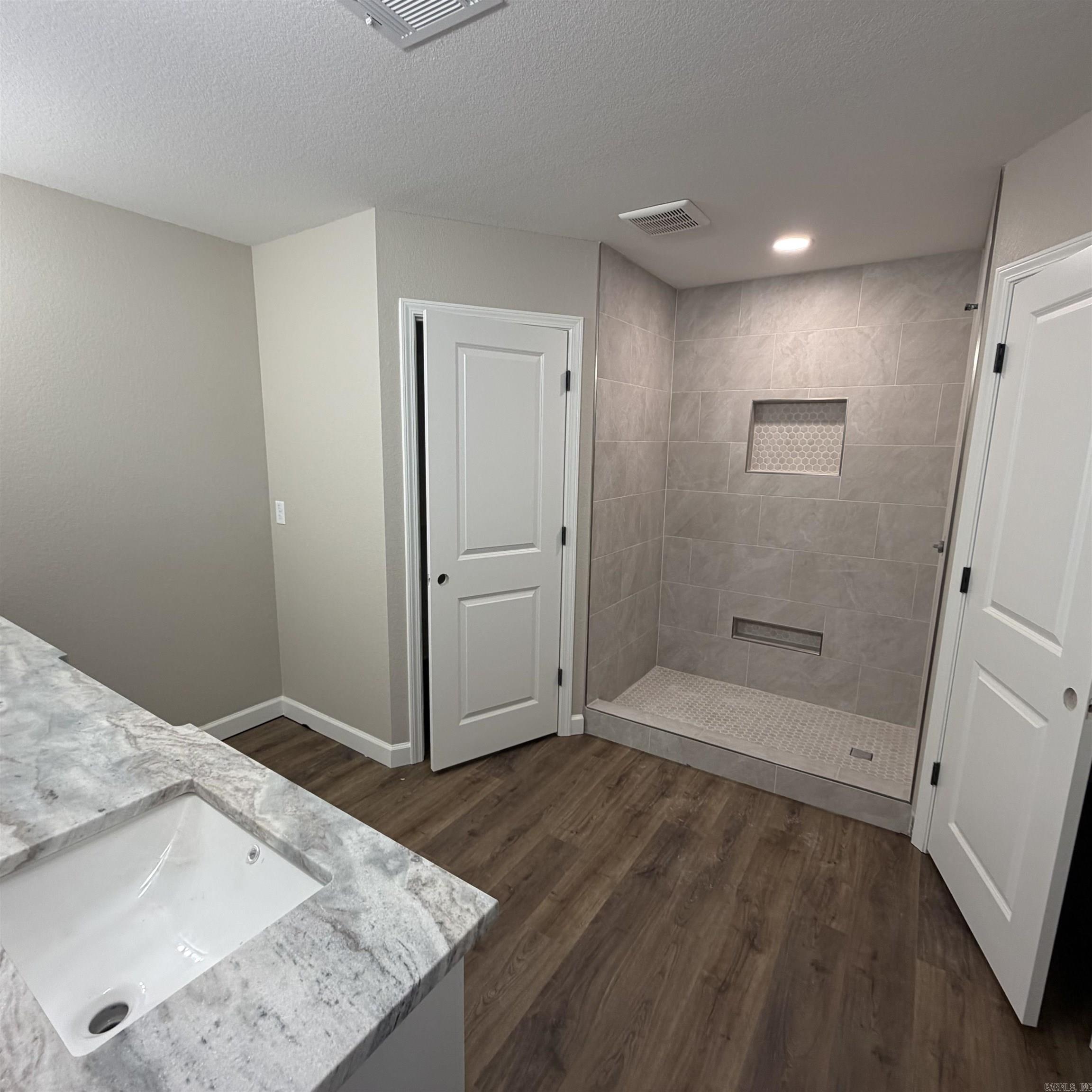 WINCHESTER ESTATES - Residential