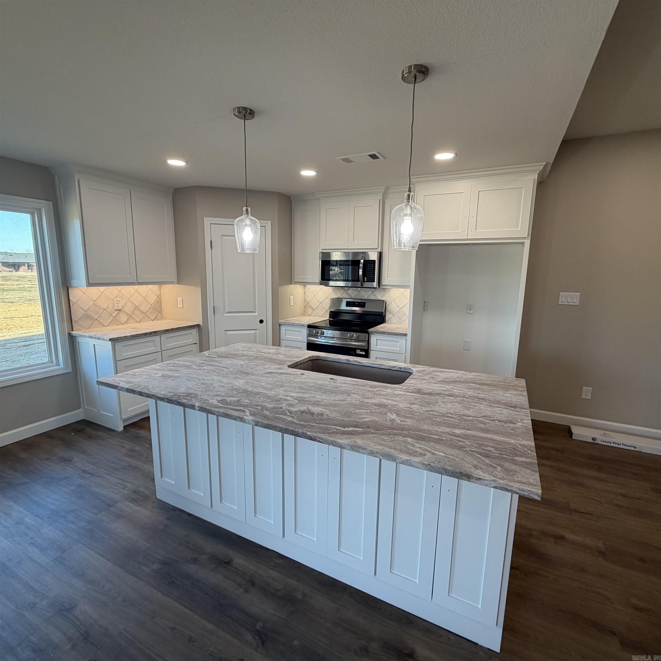 WINCHESTER ESTATES - Residential