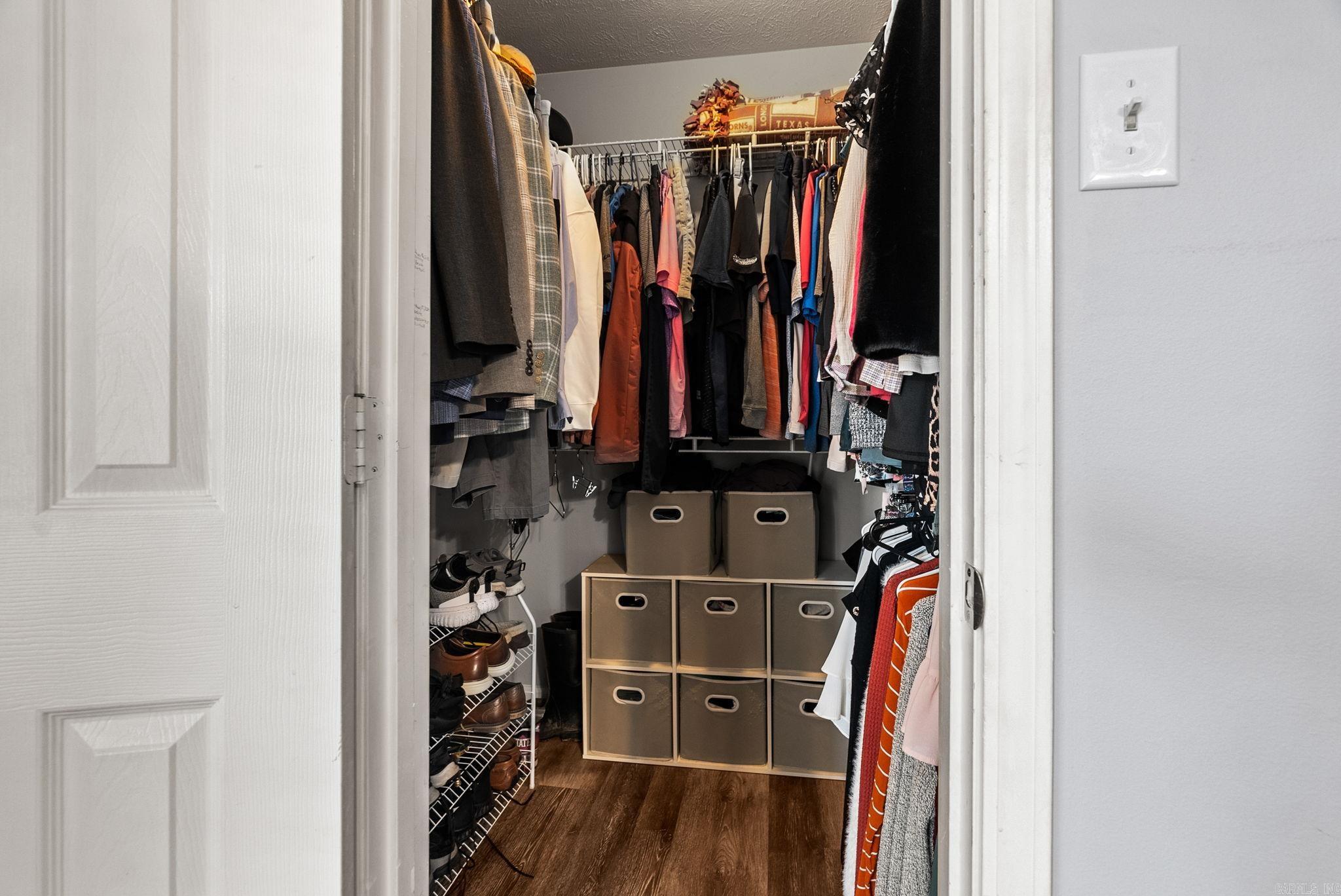 SPRING VALLEY - Residential