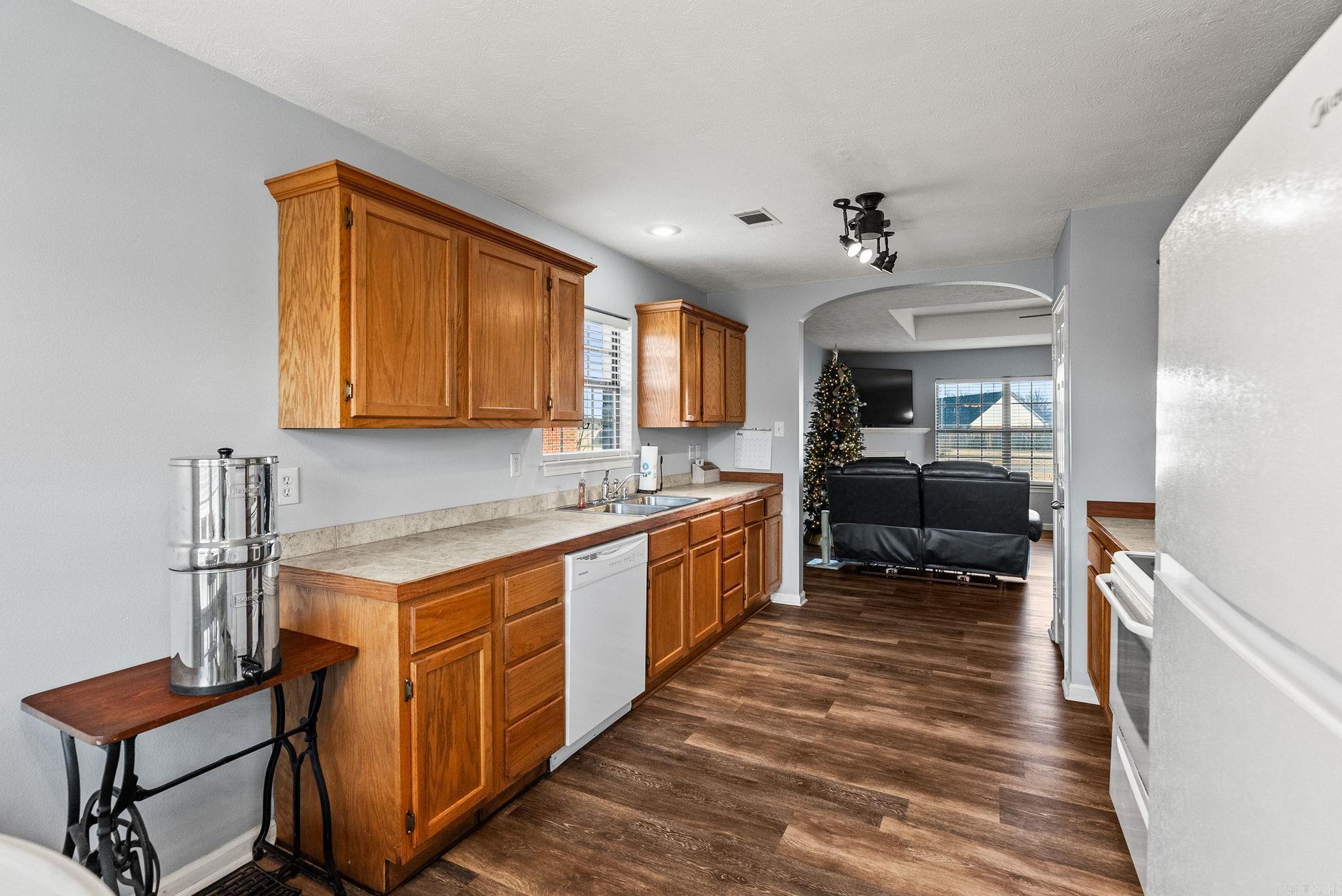 SPRING VALLEY - Residential