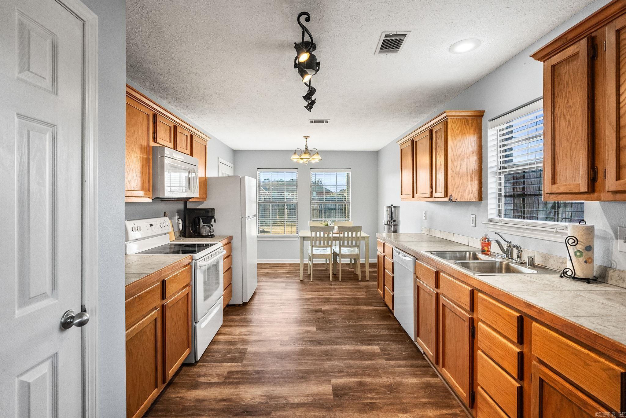 SPRING VALLEY - Residential