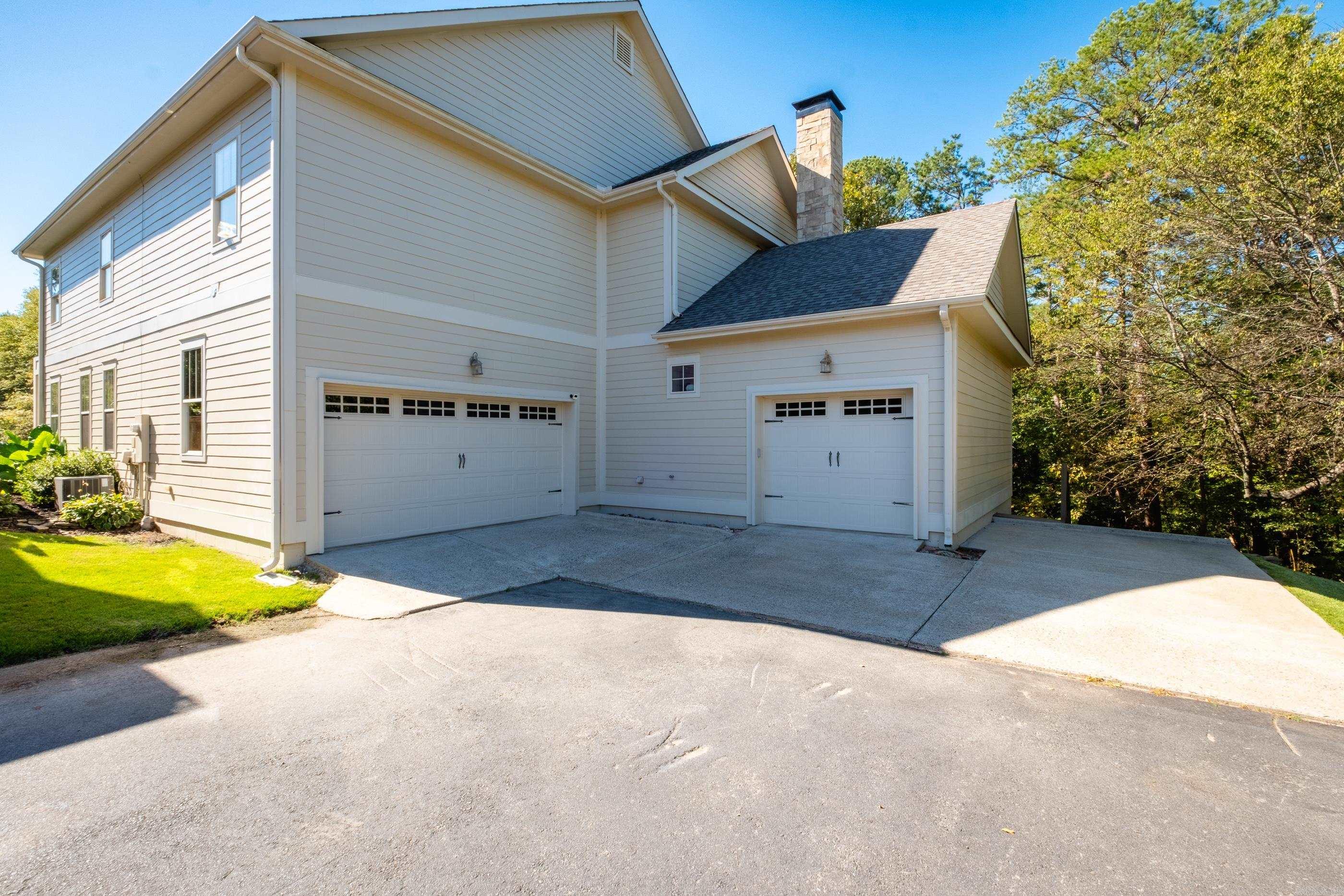 WOODLANDS EDGE - Residential
