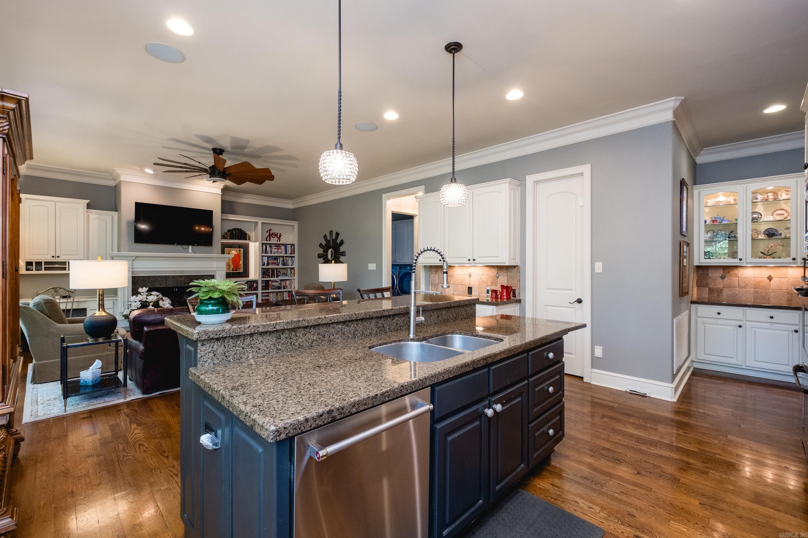 WOODLANDS EDGE - Residential