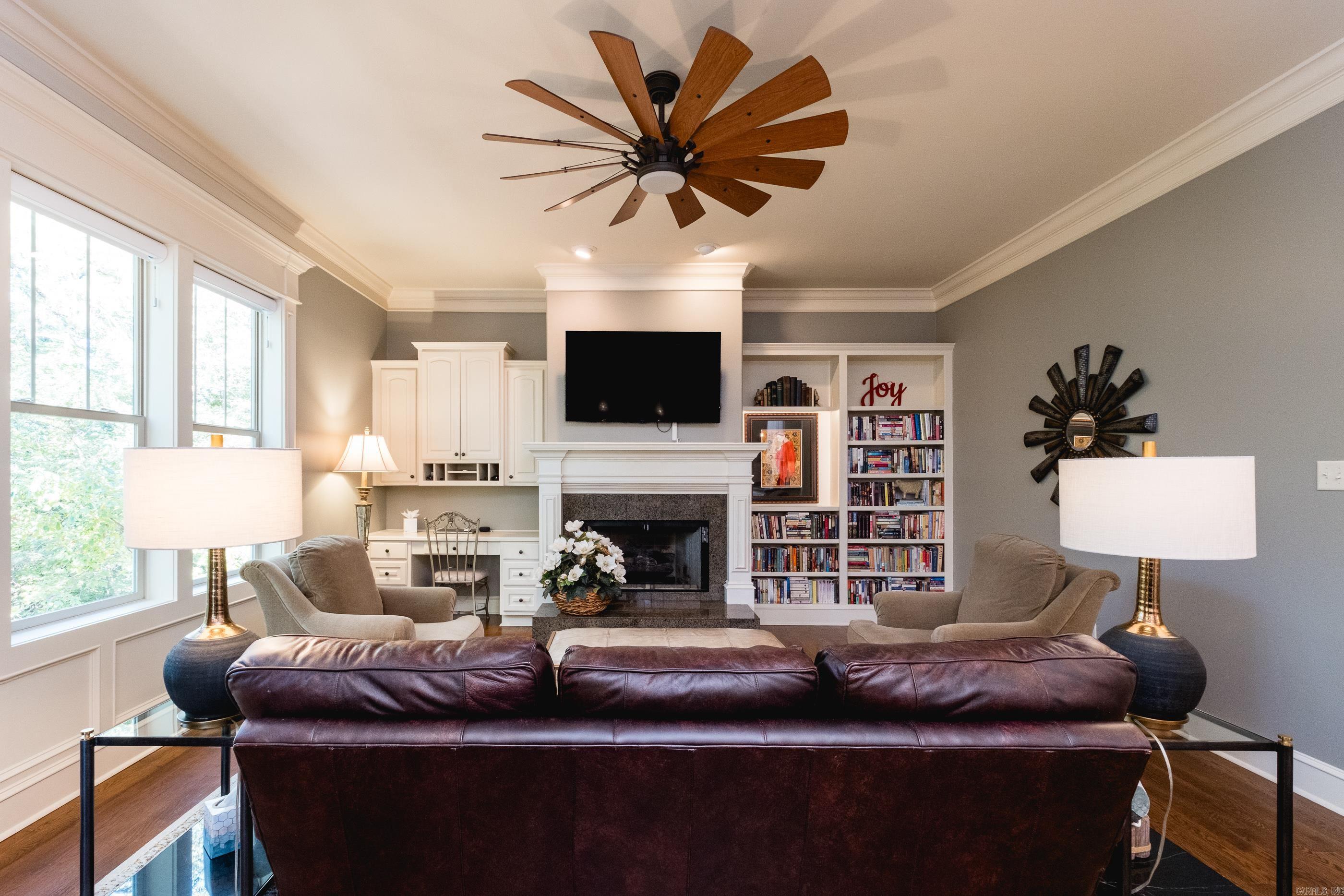 WOODLANDS EDGE - Residential