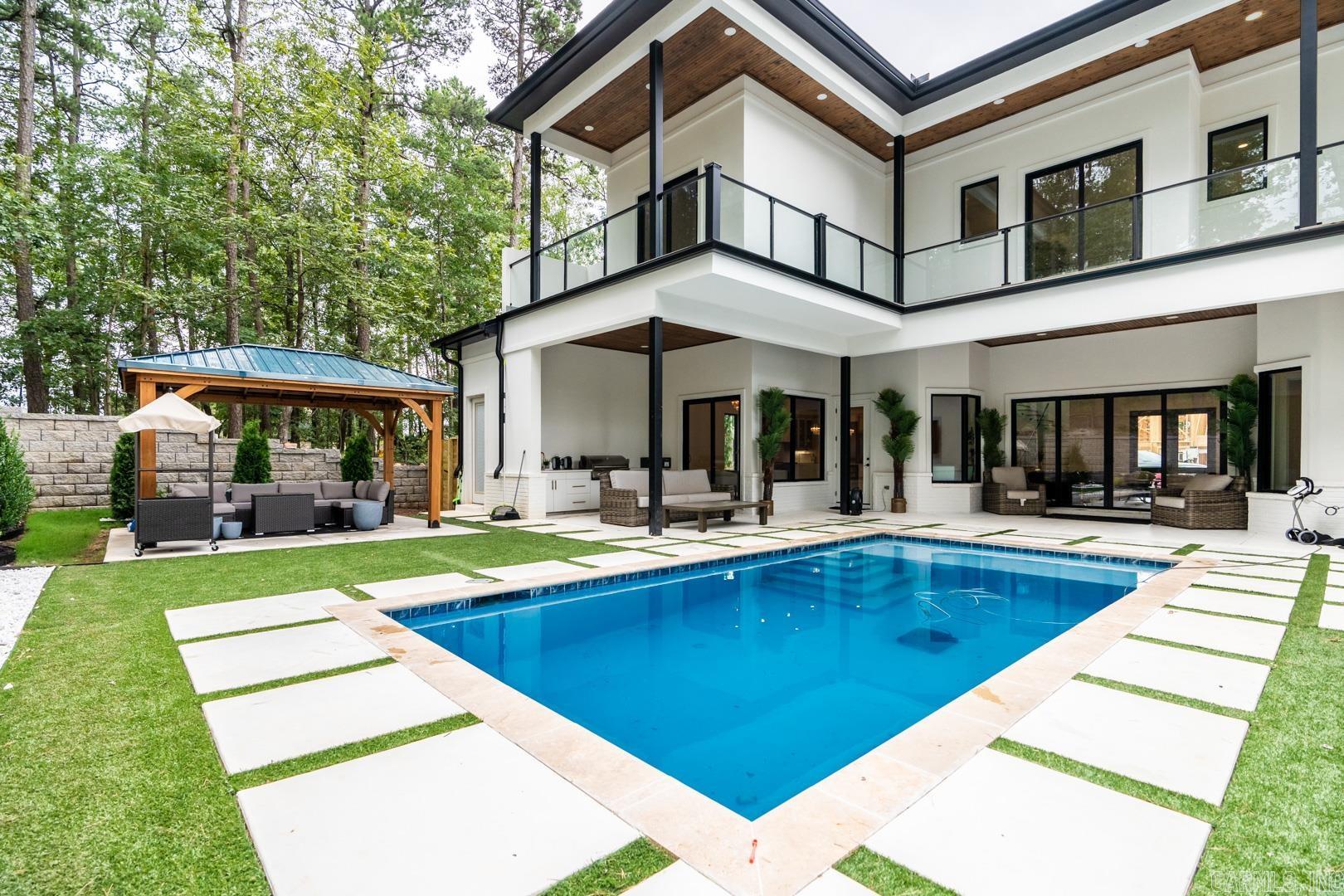 CHENAL VALLEY "FALSTONE COURT" - Residential
