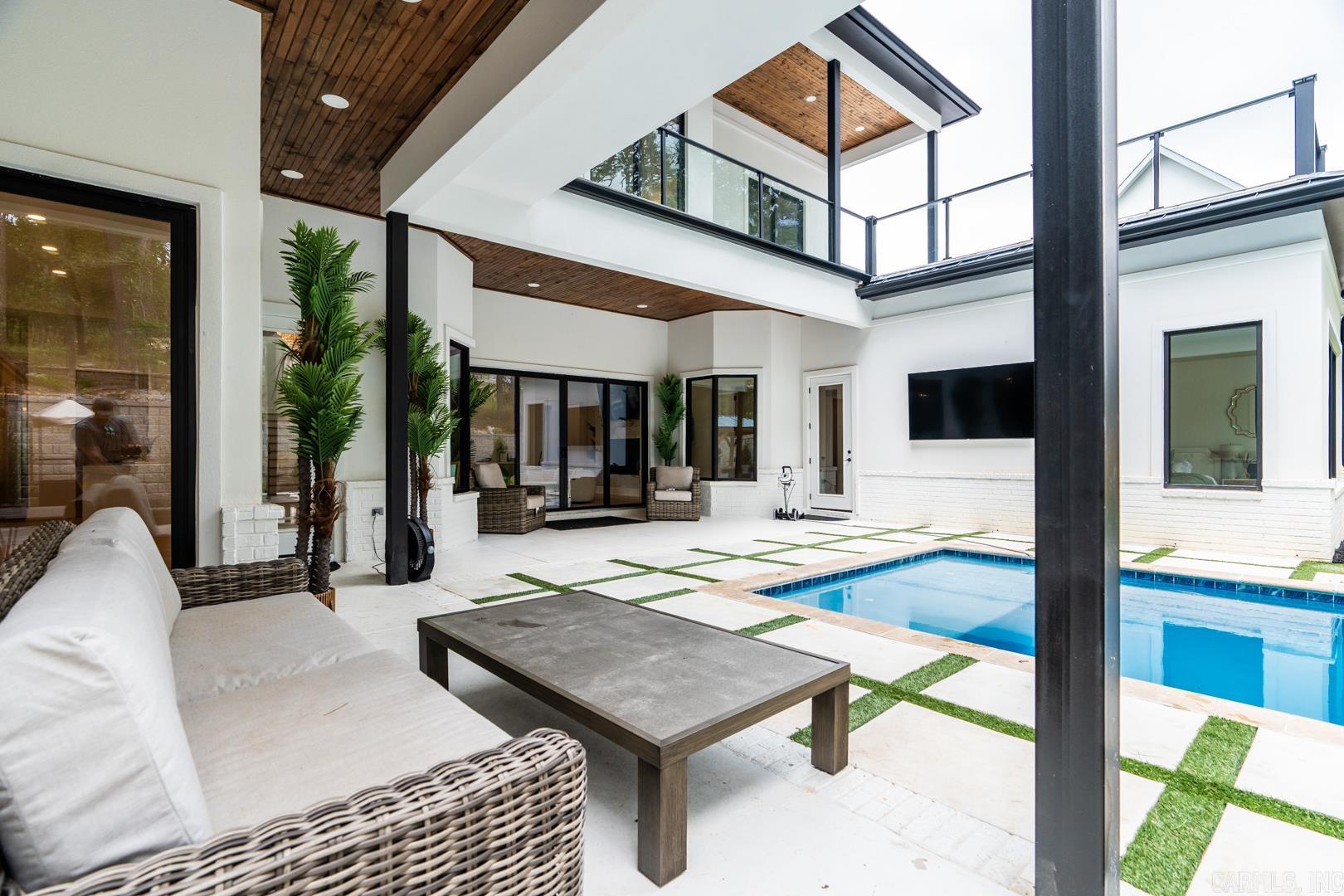 CHENAL VALLEY "FALSTONE COURT" - Residential