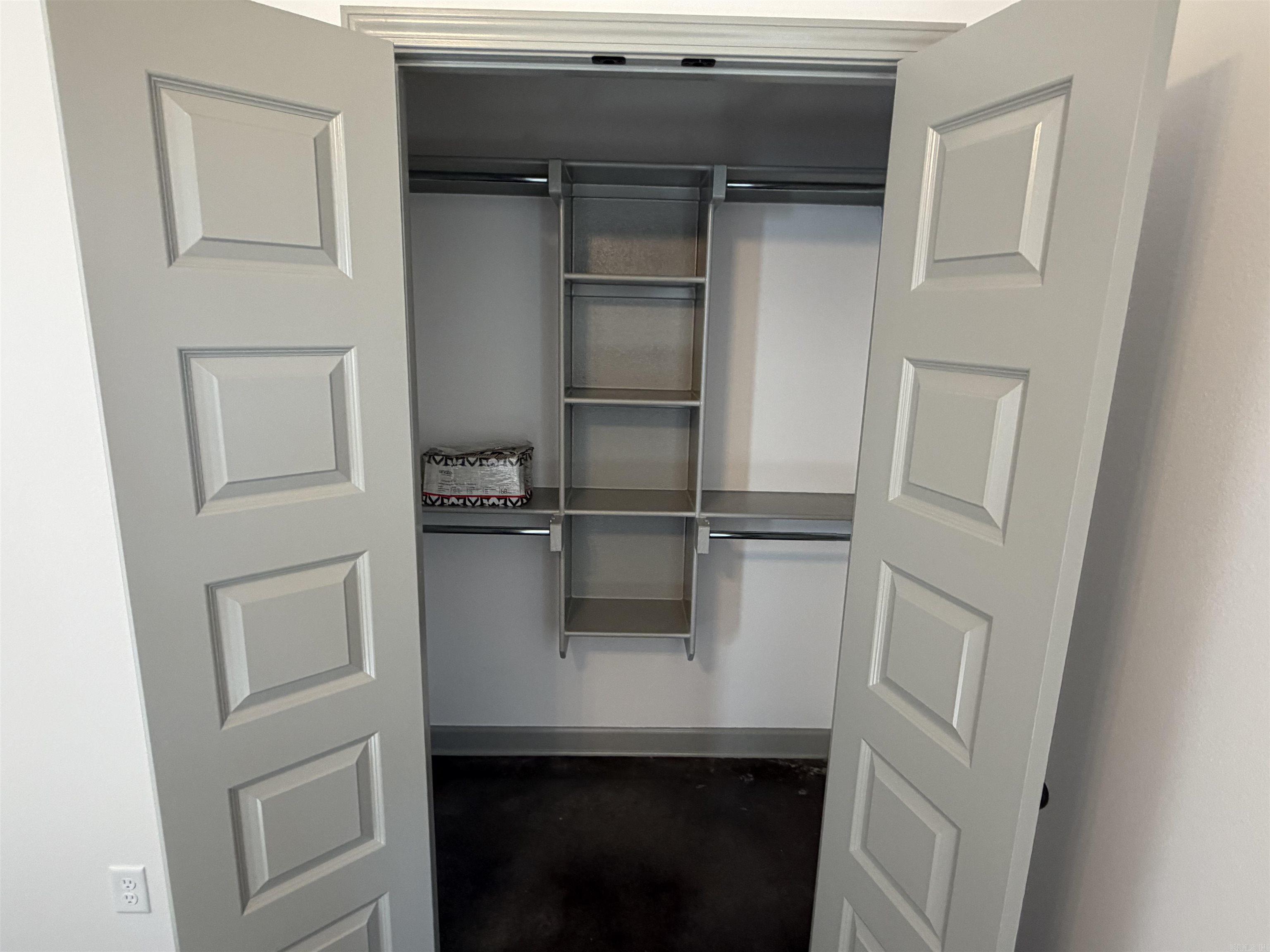 Hanger - Residential Lease