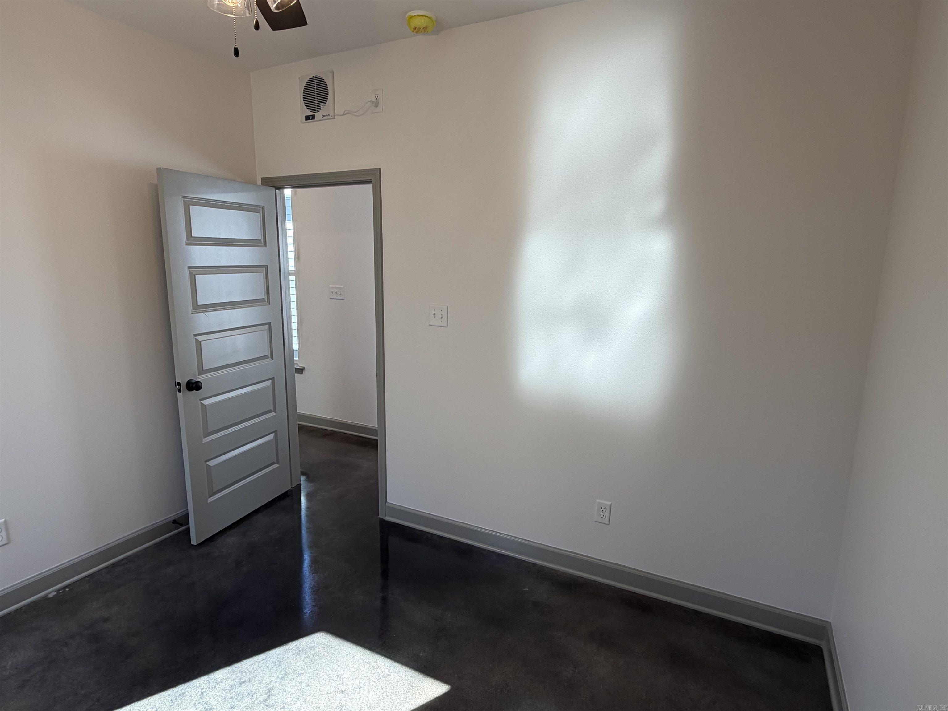 Hanger - Residential Lease