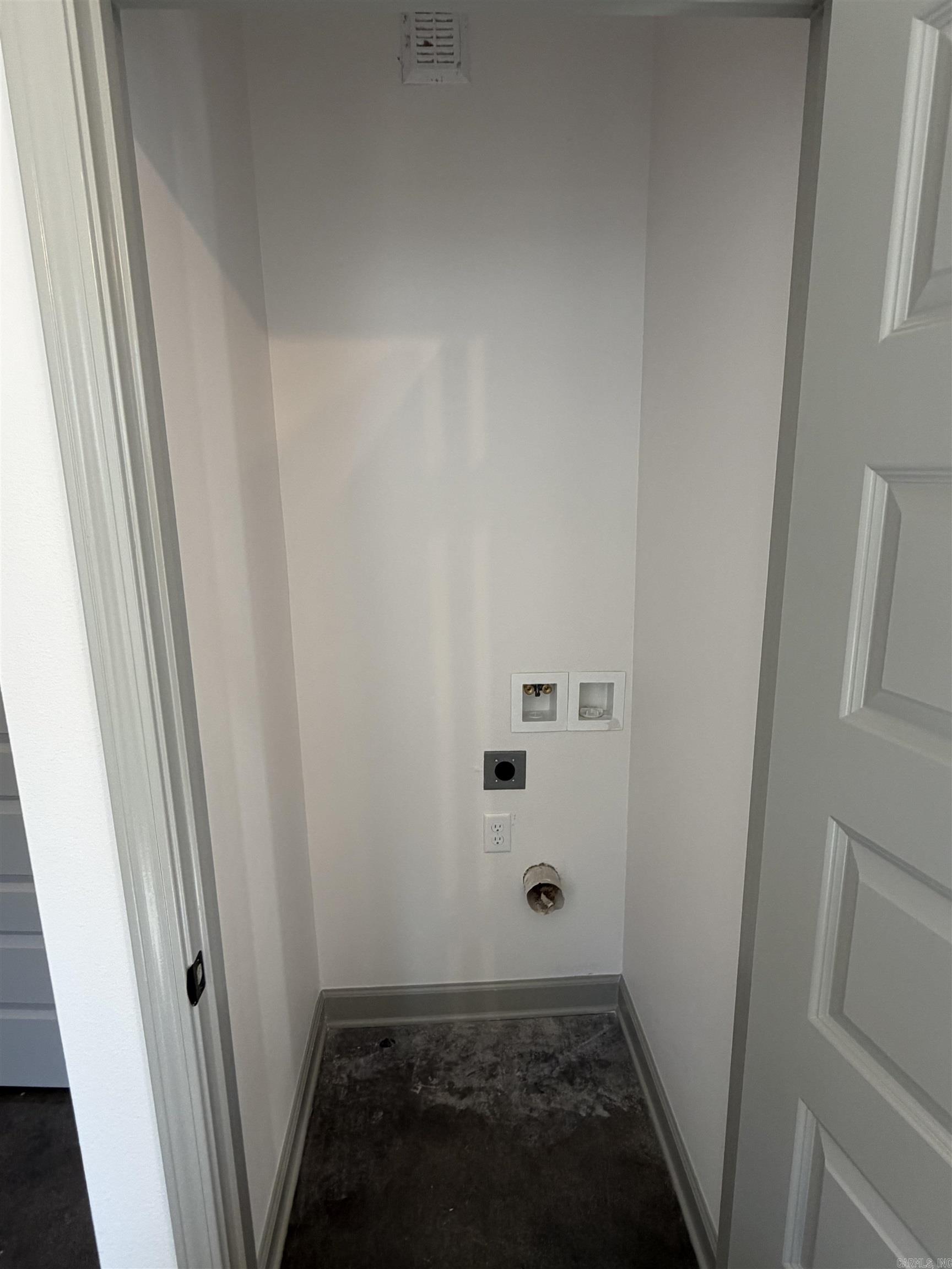 Hanger - Residential Lease