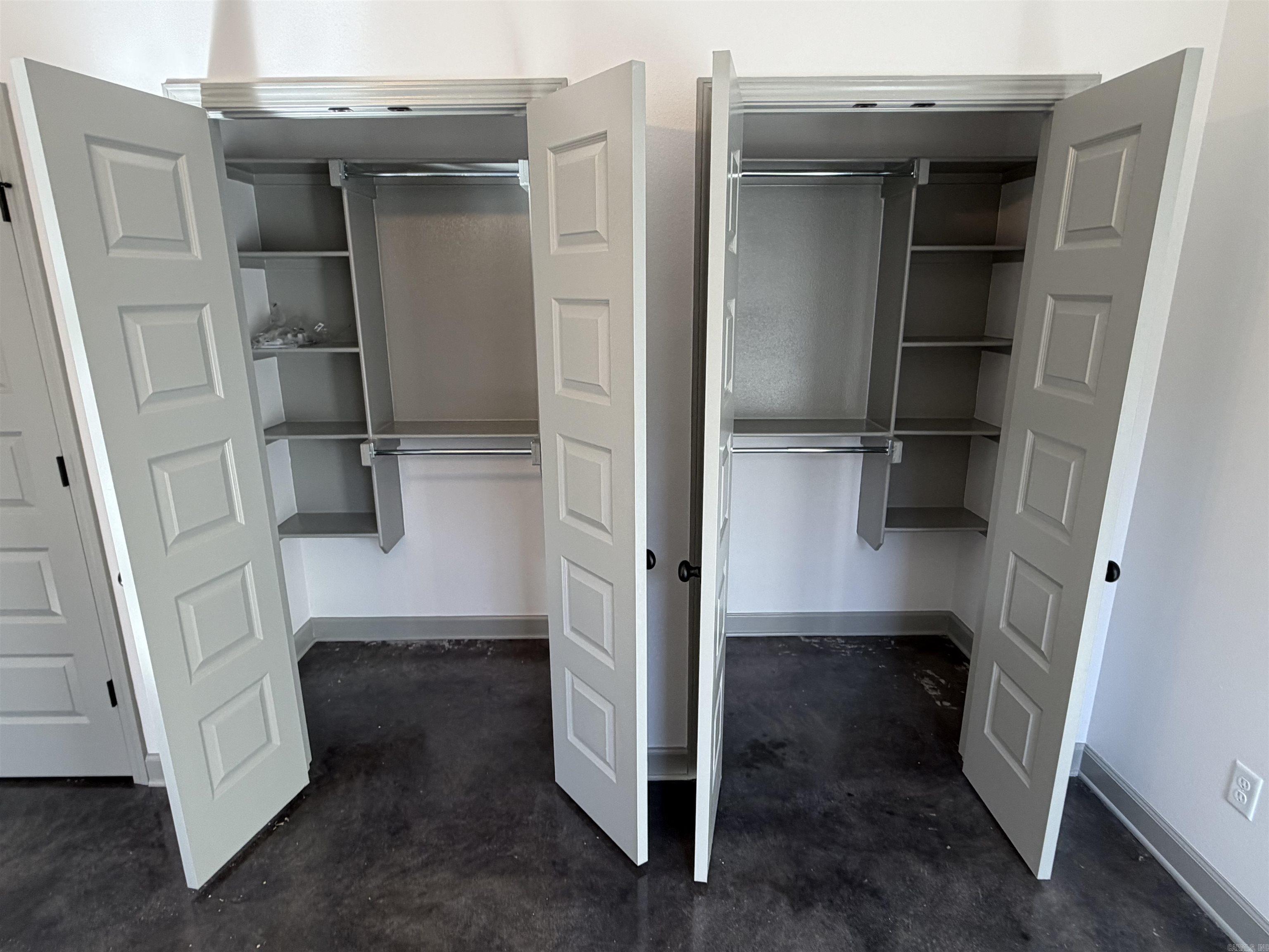 Hanger - Residential Lease