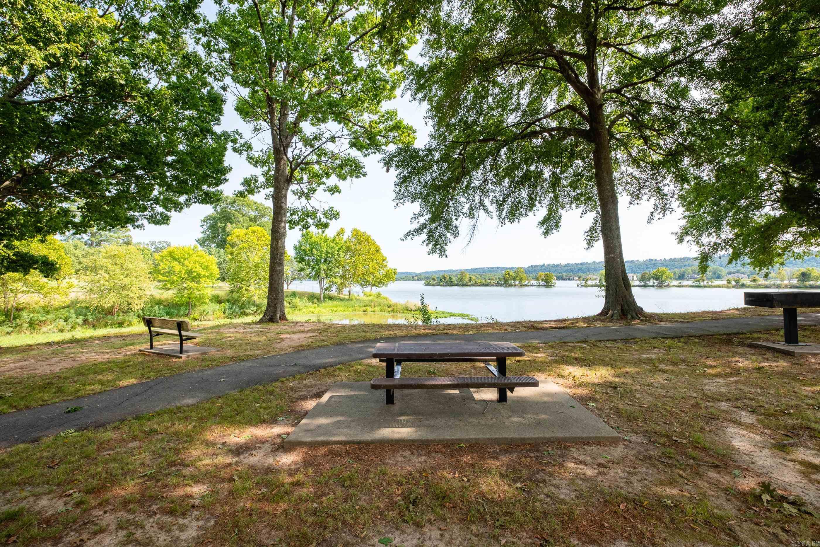 PALISADES HEIGHTS - Residential