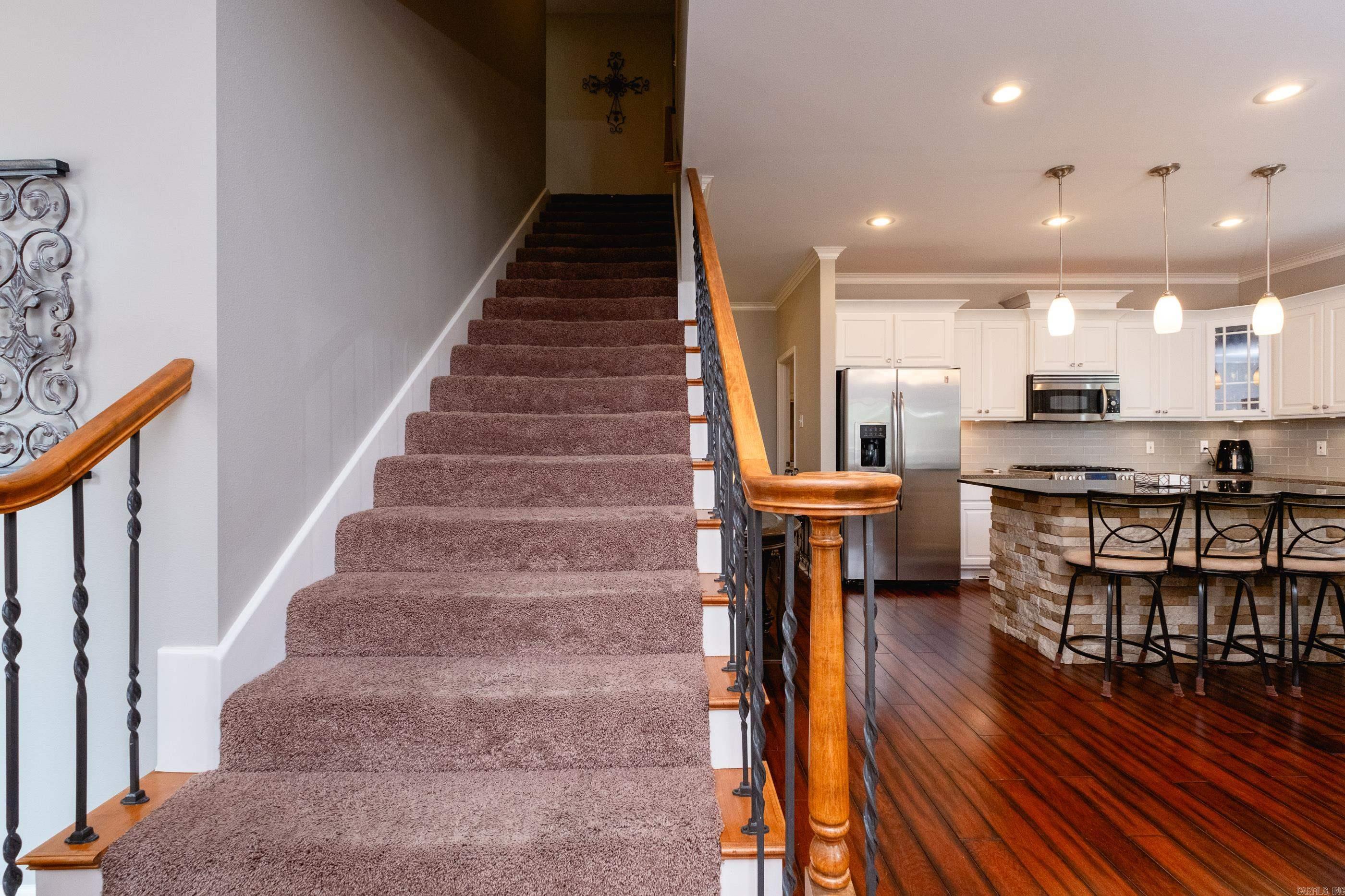 PALISADES HEIGHTS - Residential