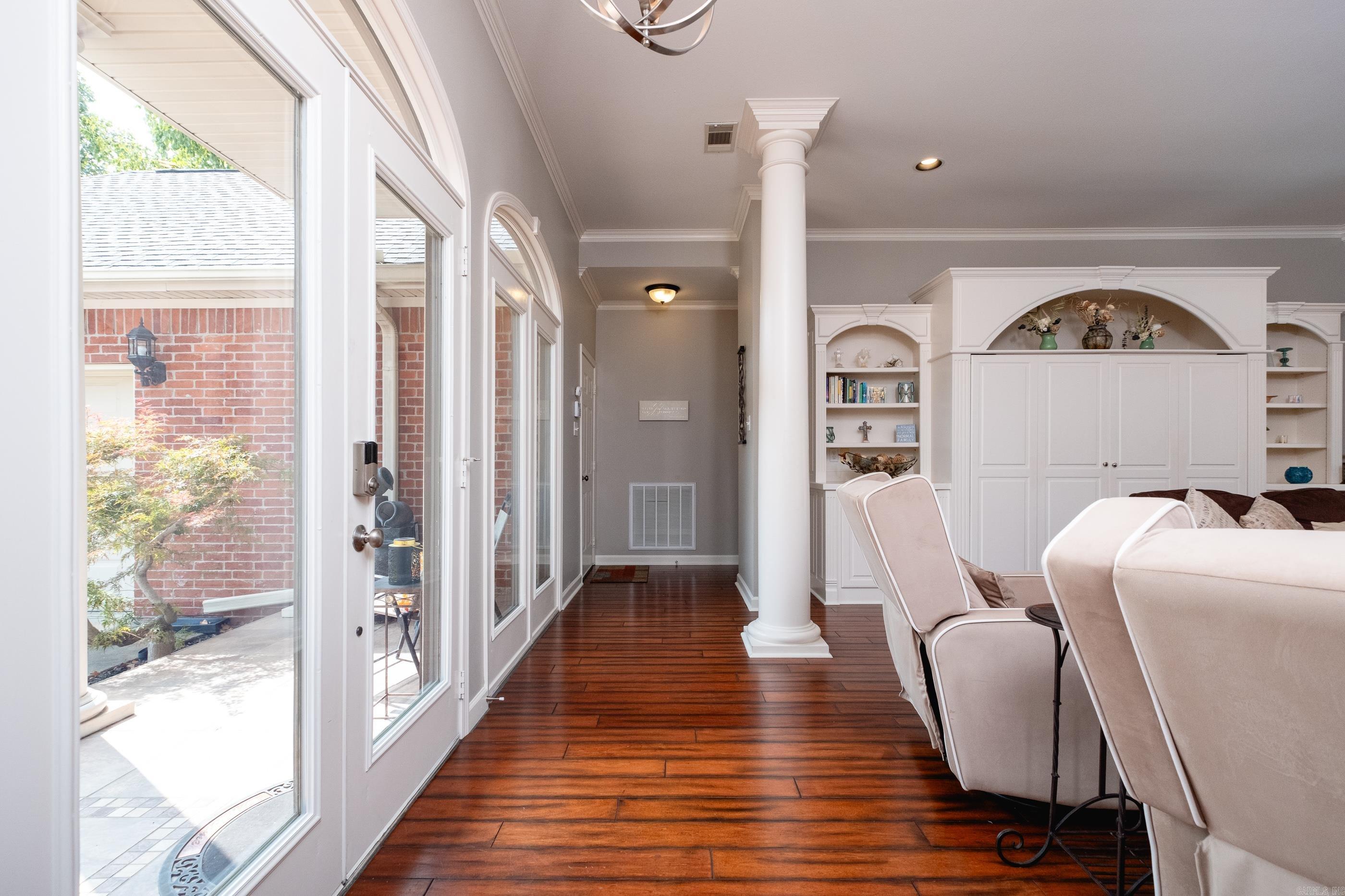 PALISADES HEIGHTS - Residential