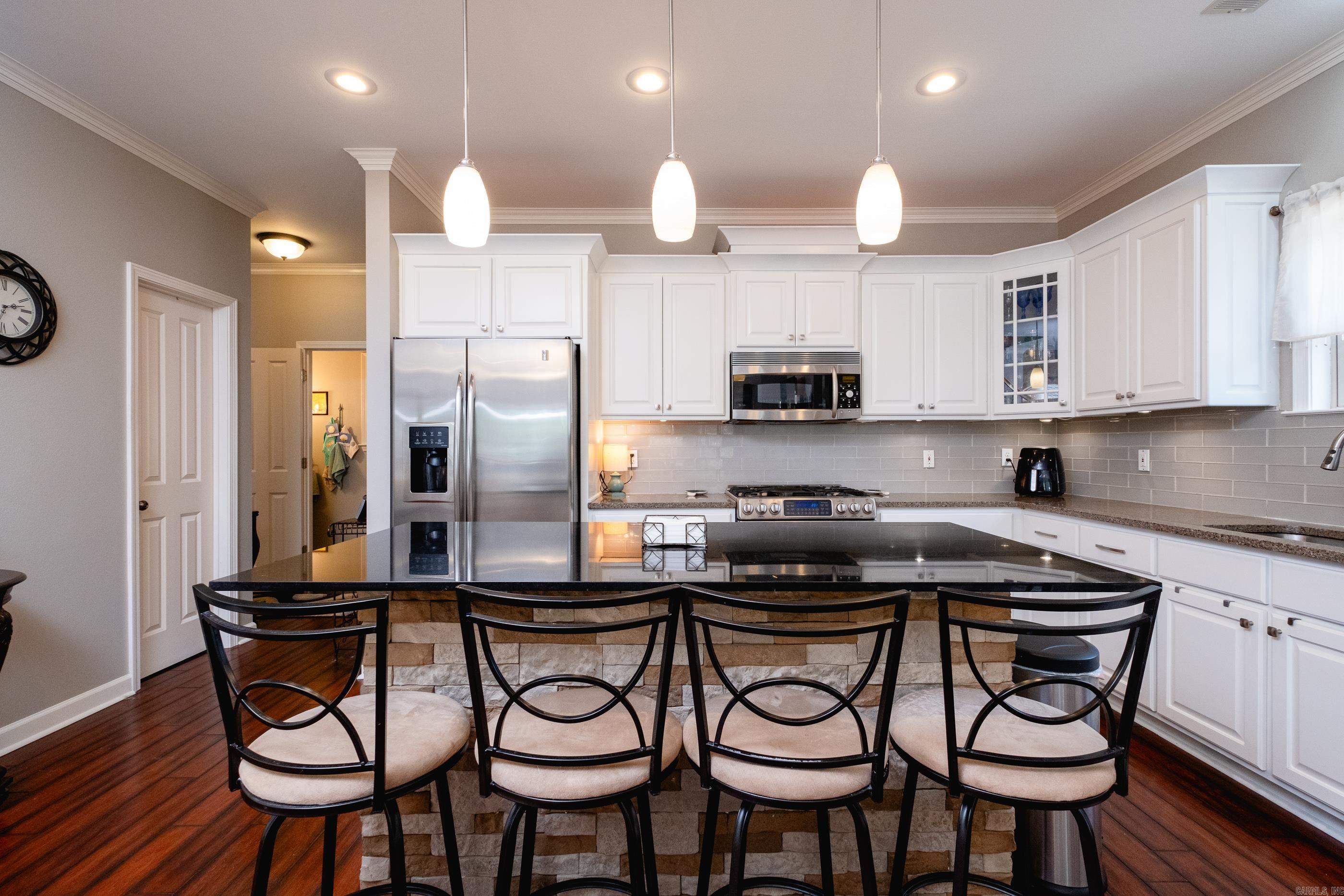 PALISADES HEIGHTS - Residential