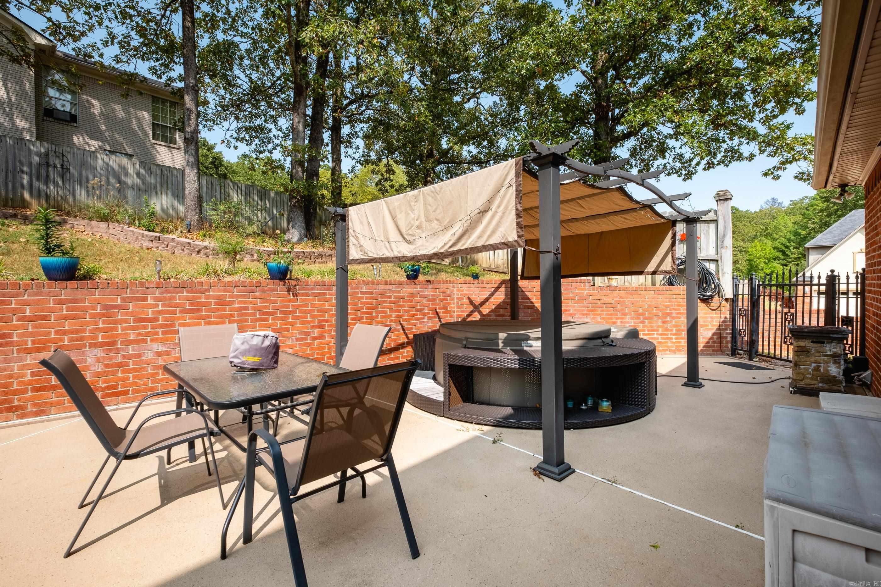 PALISADES HEIGHTS - Residential