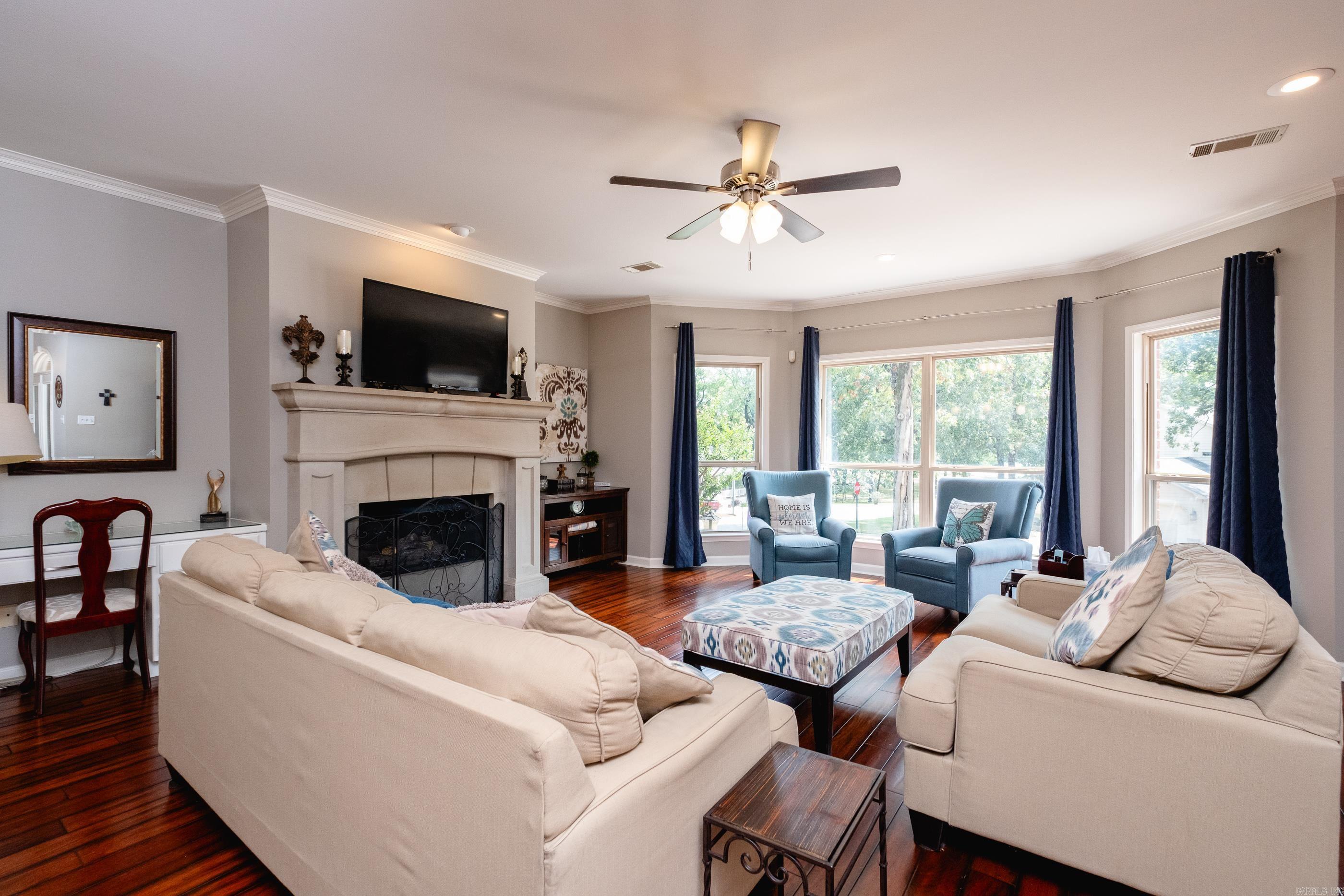 PALISADES HEIGHTS - Residential