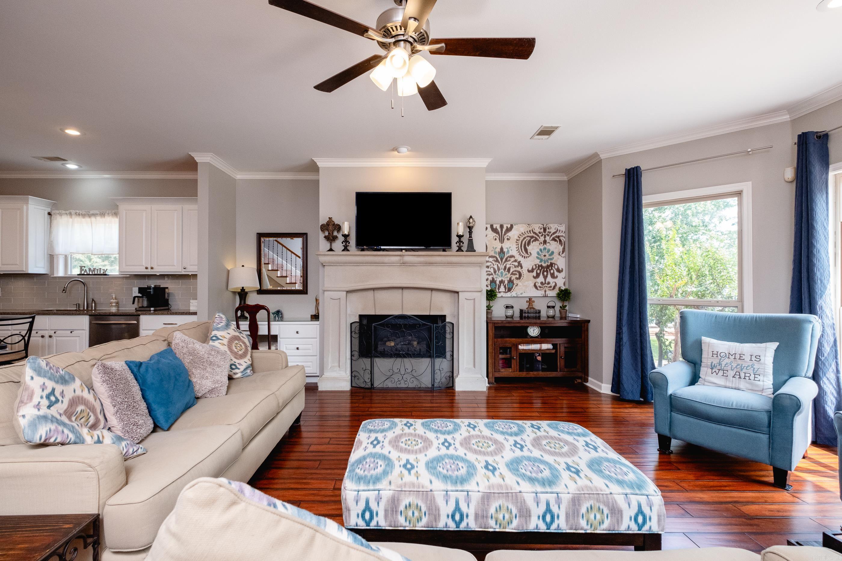 PALISADES HEIGHTS - Residential