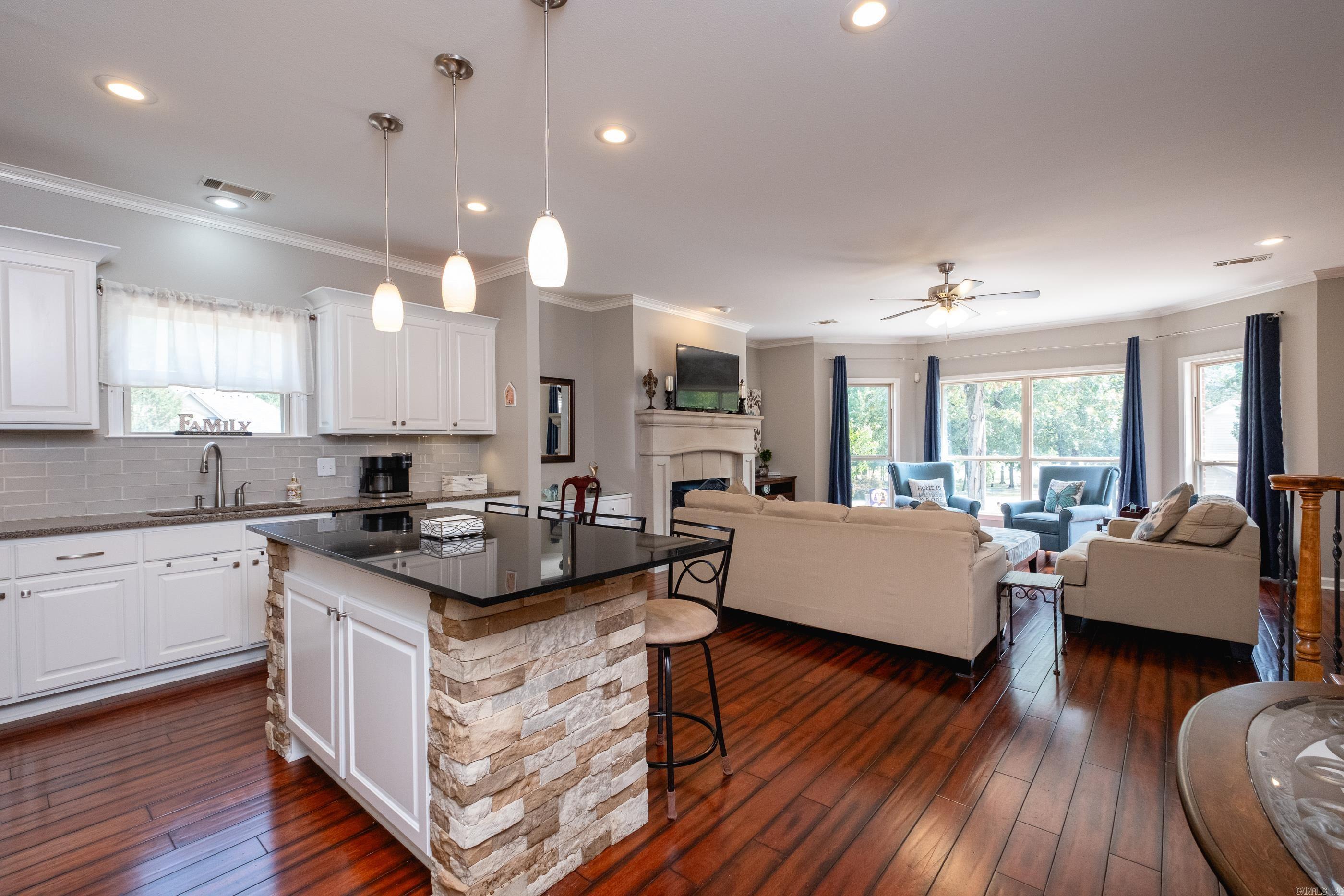 PALISADES HEIGHTS - Residential