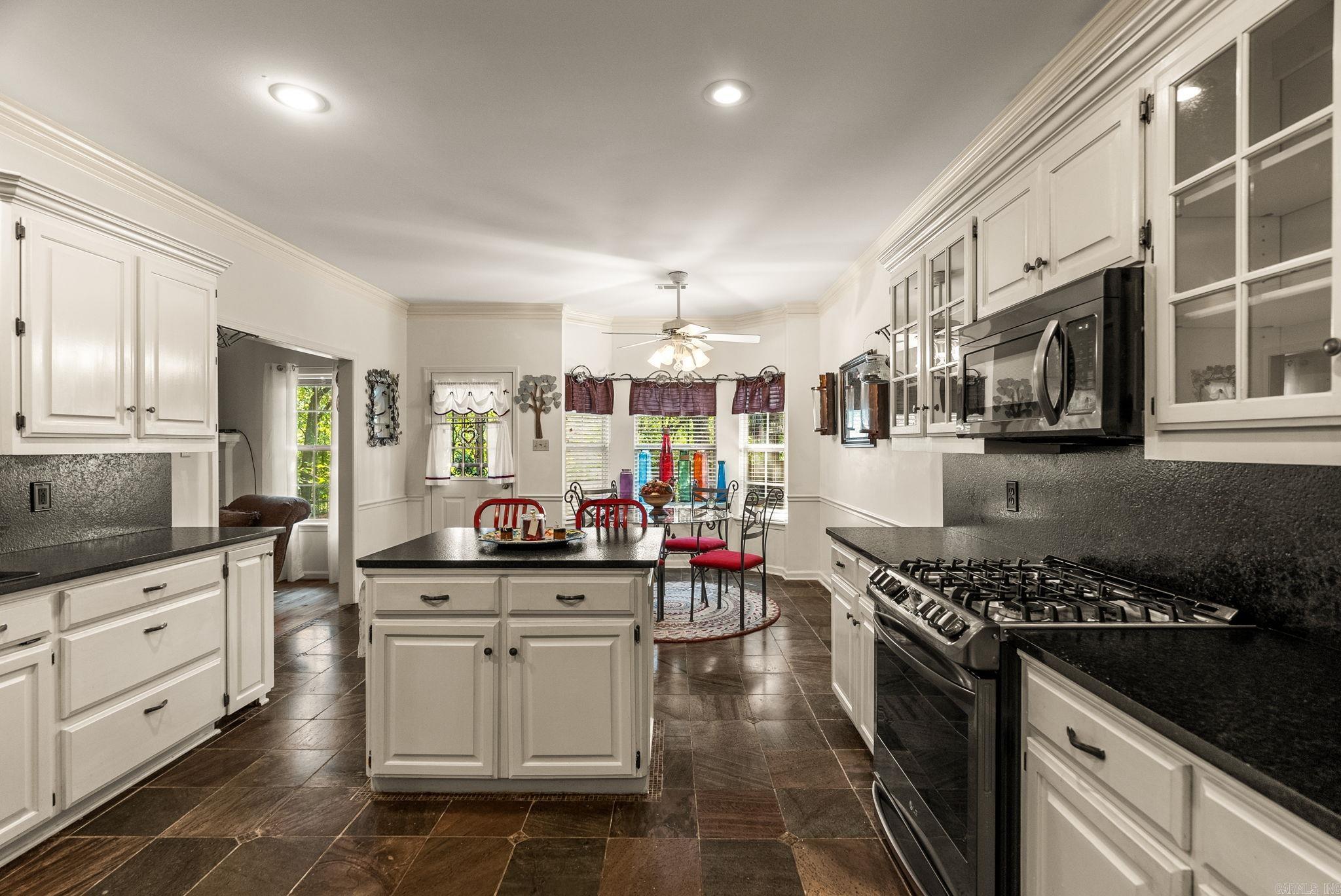 PLEASANT VALLEY MANOR - Residential