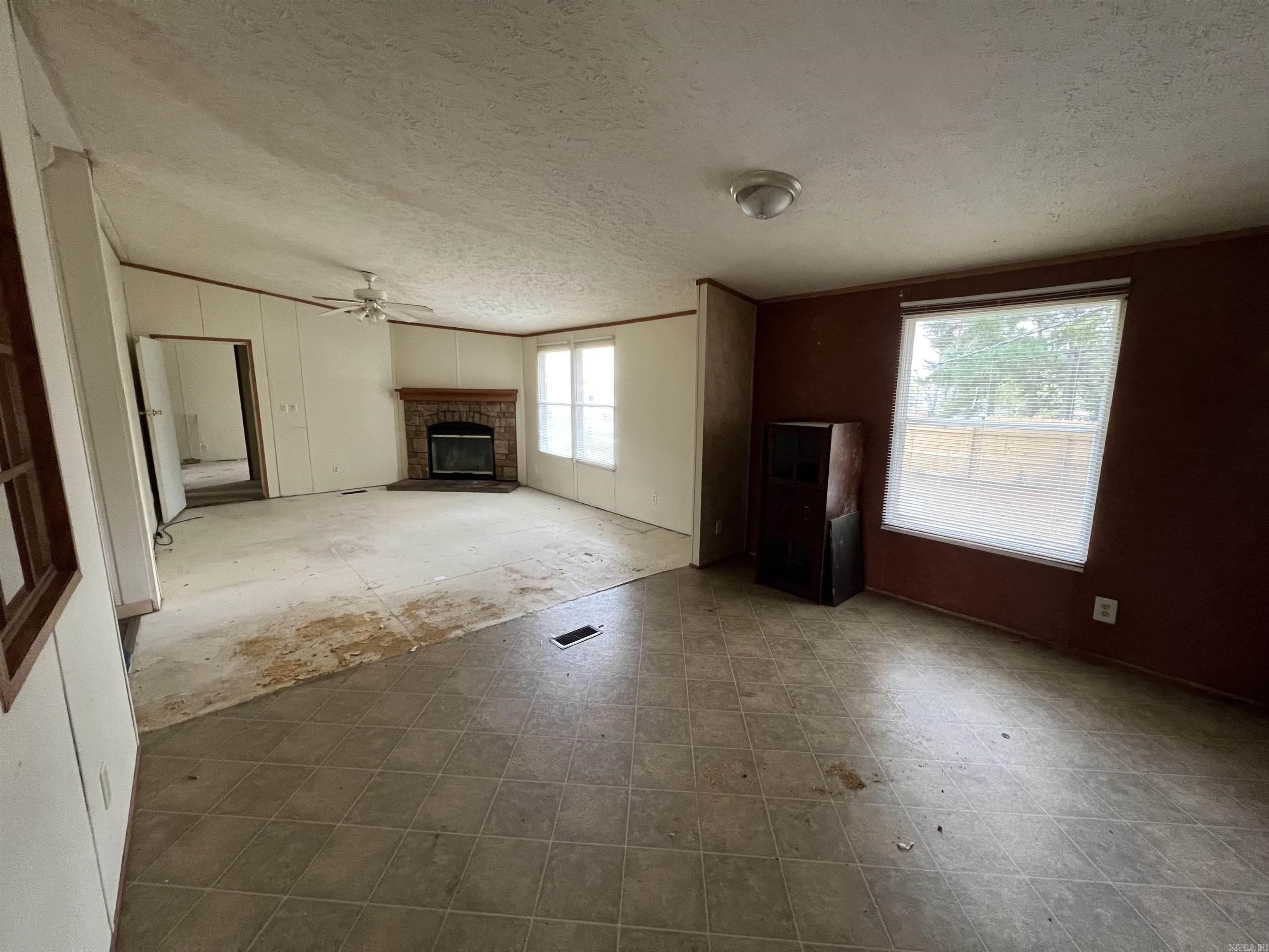 BROCK S/D PARSON - Residential