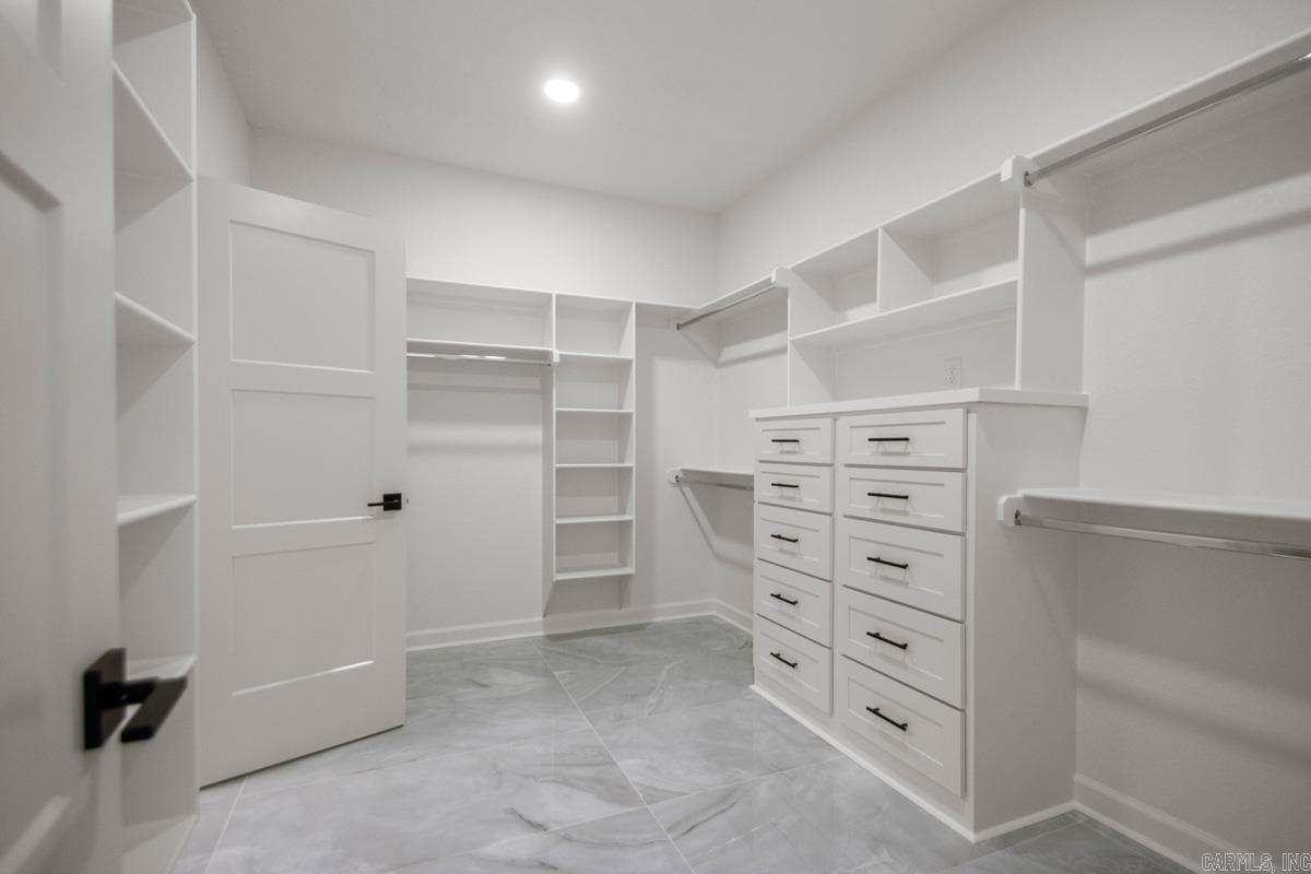 WINCHESTER ESTATES - Residential