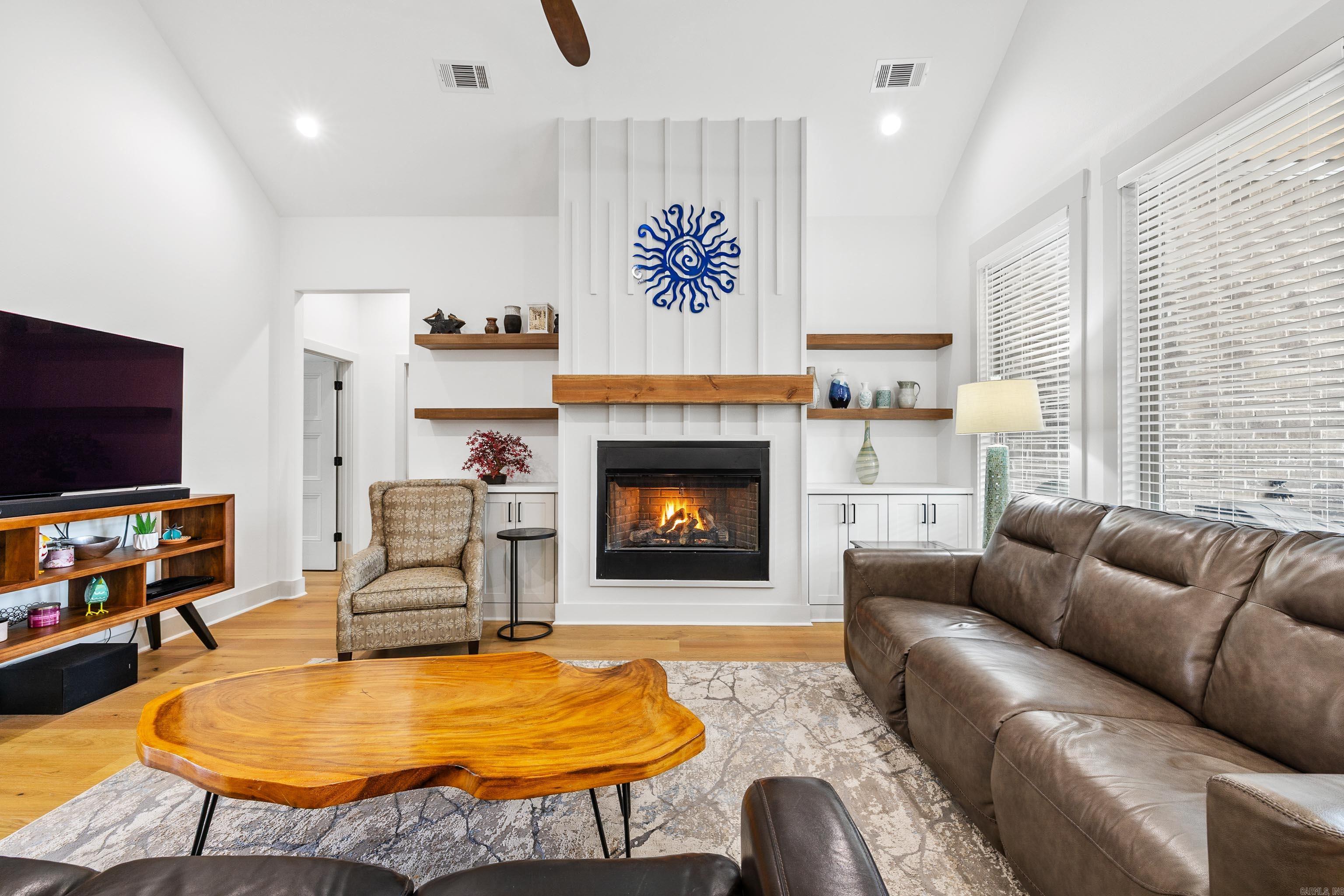 NORTH SHORE @ HURRICANE LAKE EST - Residential