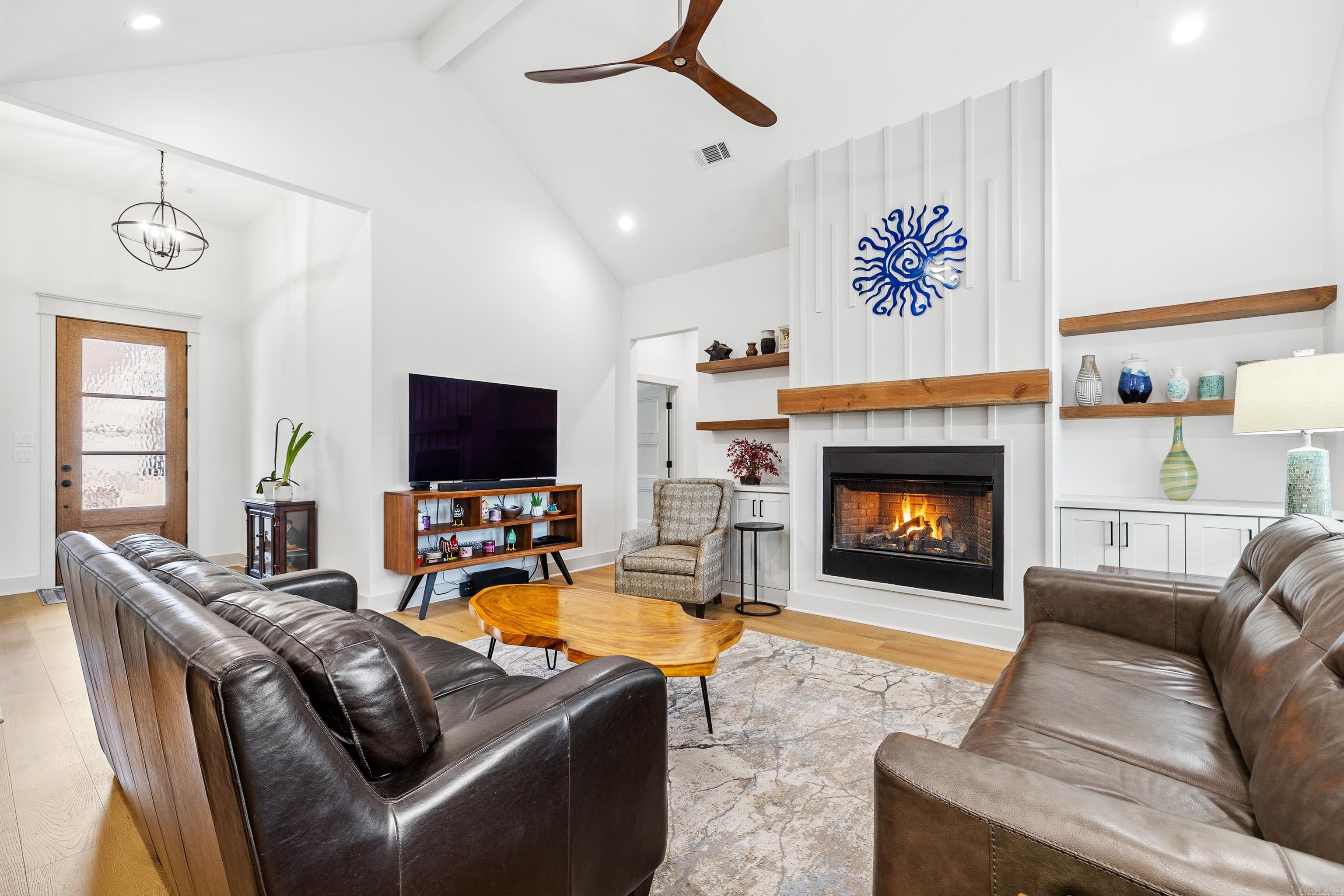 NORTH SHORE @ HURRICANE LAKE EST - Residential