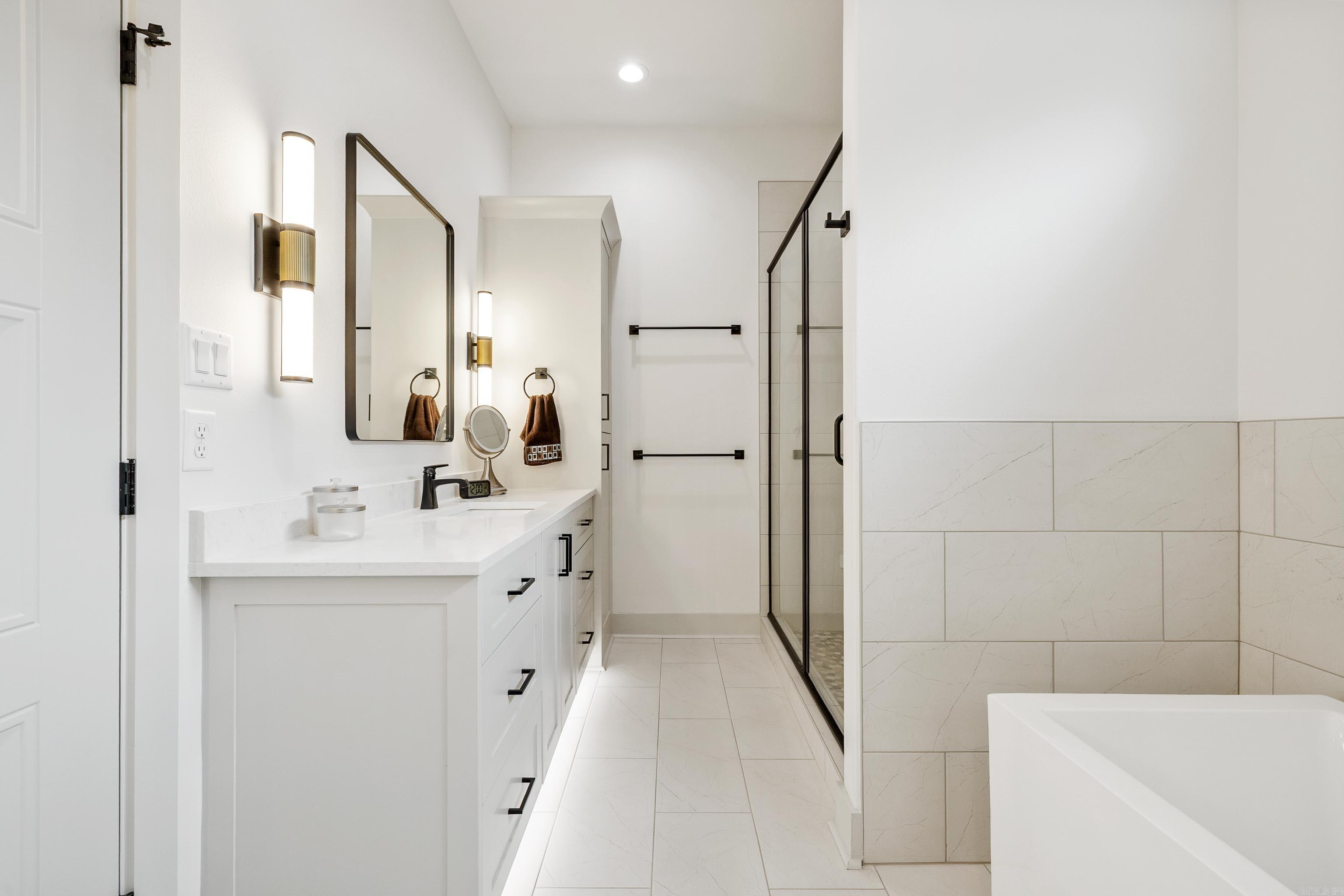 NORTH SHORE @ HURRICANE LAKE EST - Residential