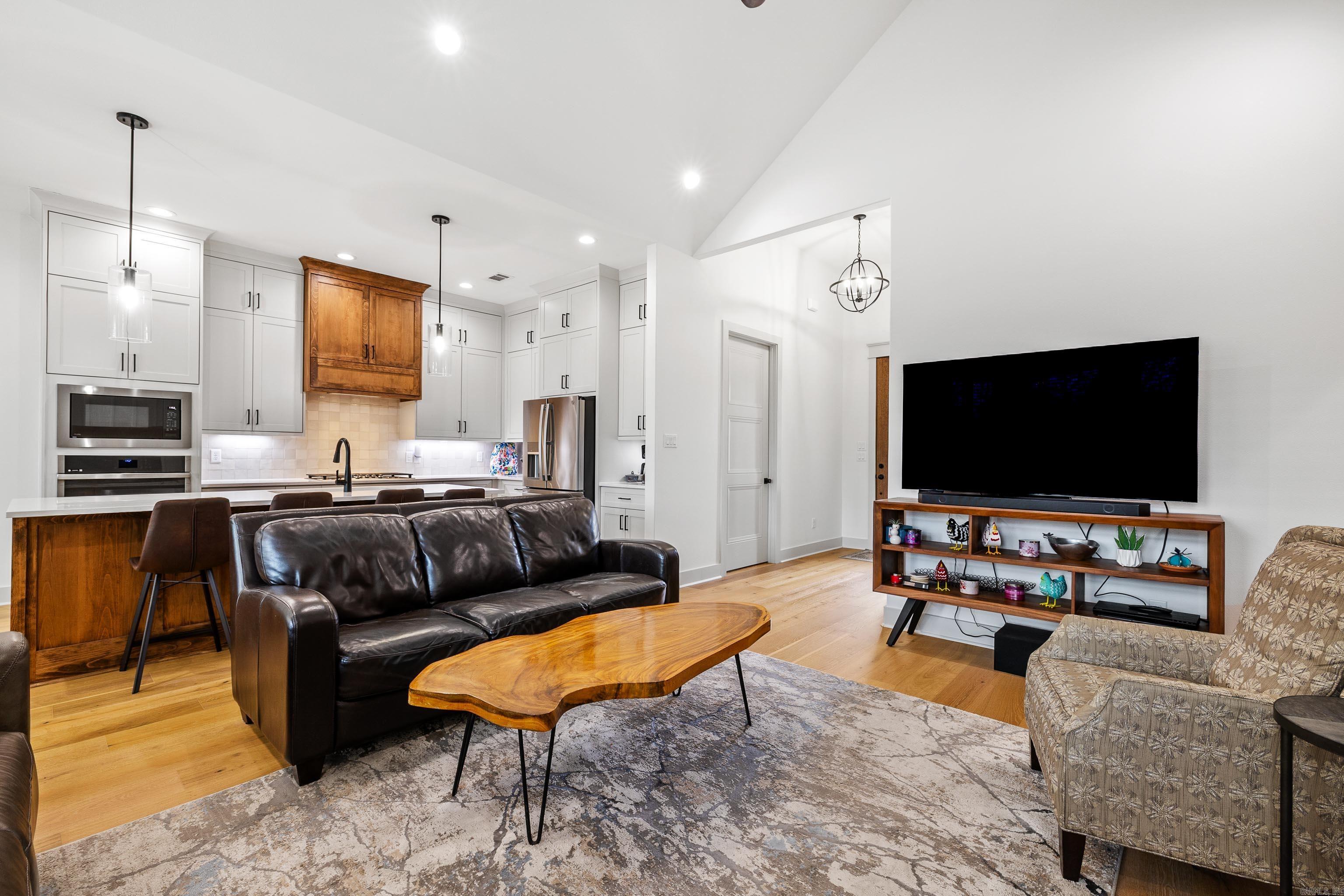 NORTH SHORE @ HURRICANE LAKE EST - Residential