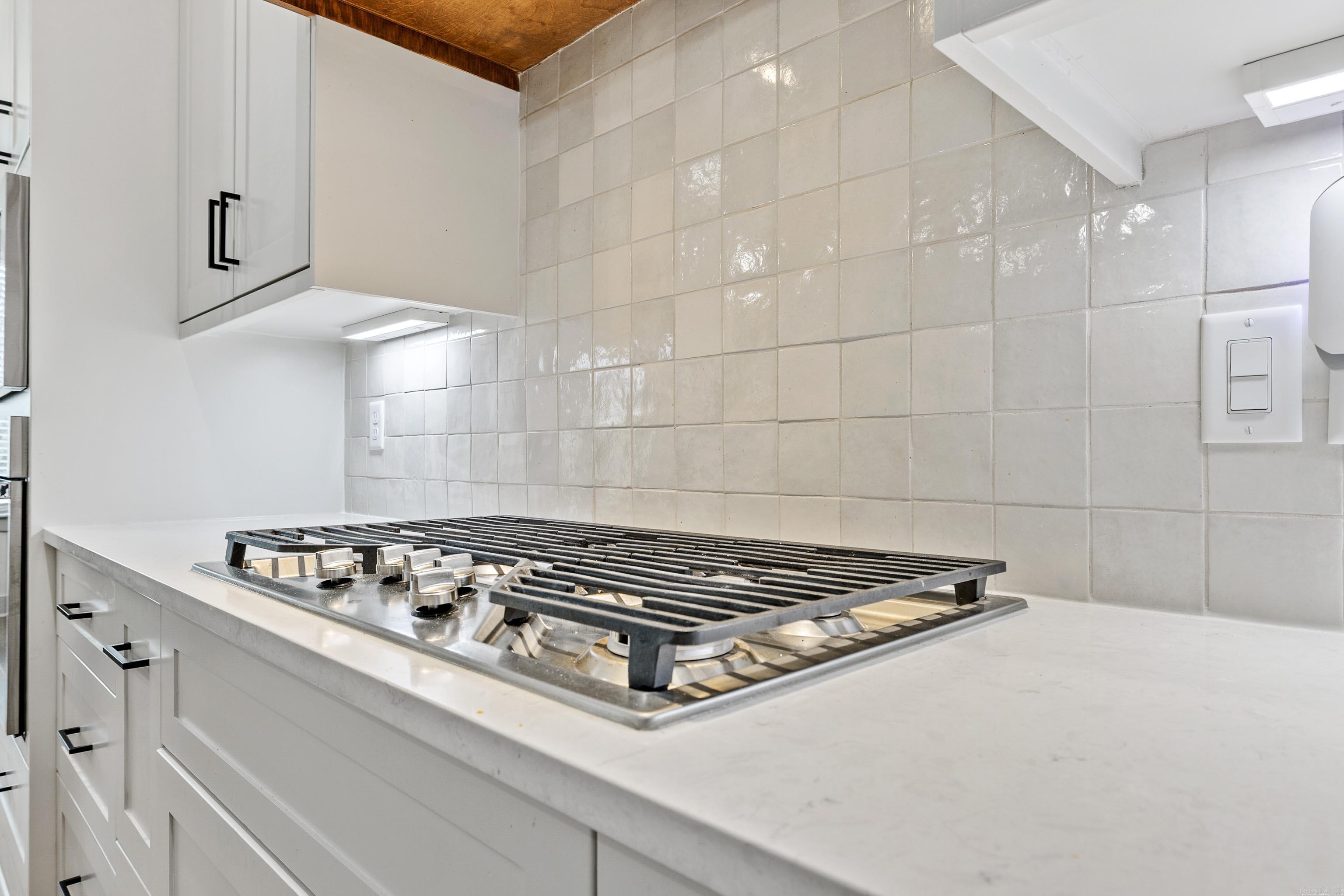 NORTH SHORE @ HURRICANE LAKE EST - Residential