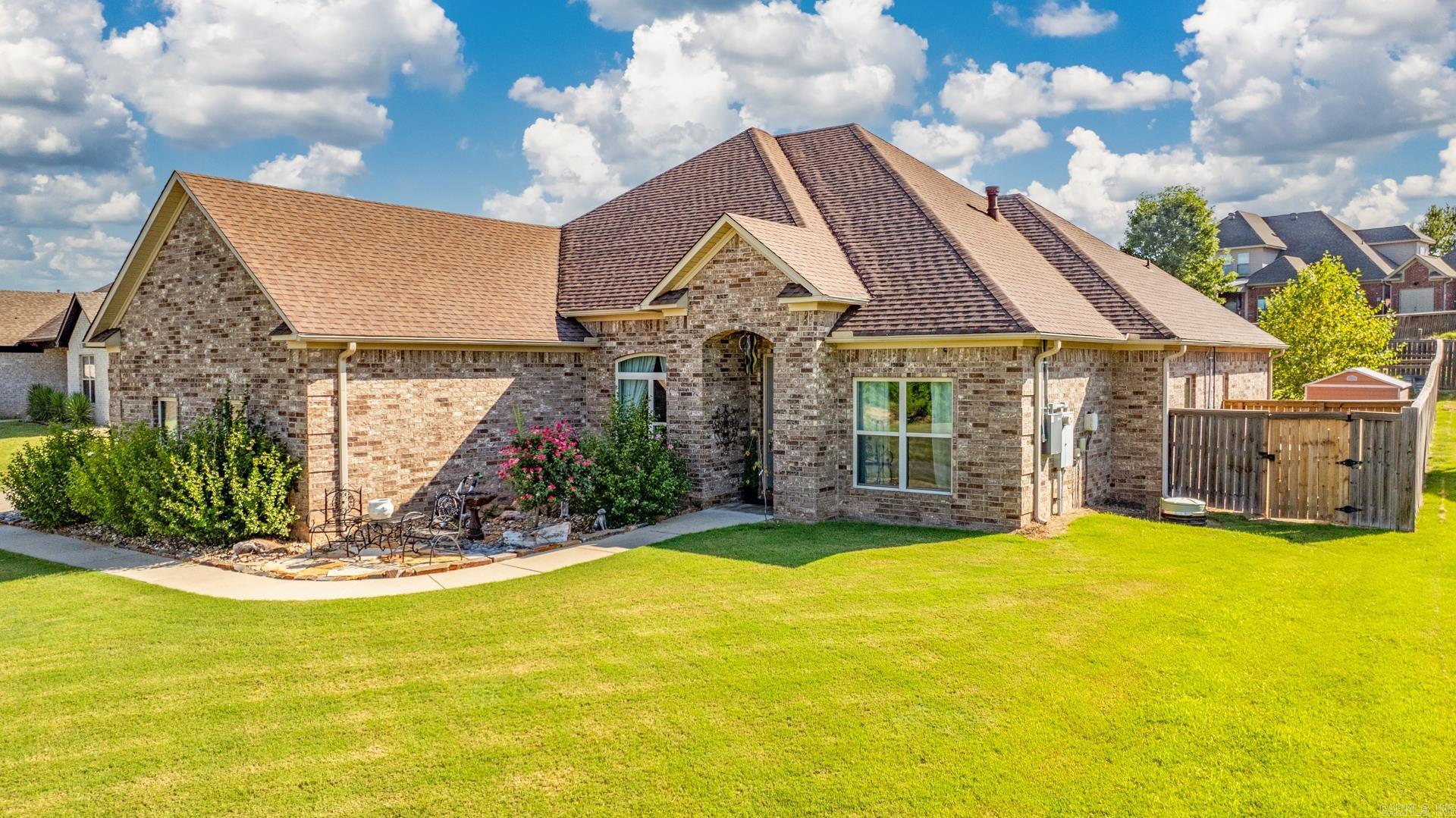 This beautiful RIVER VIEW 4 bed/2bath home is just what you are looking for. WELCOME HOME!!!