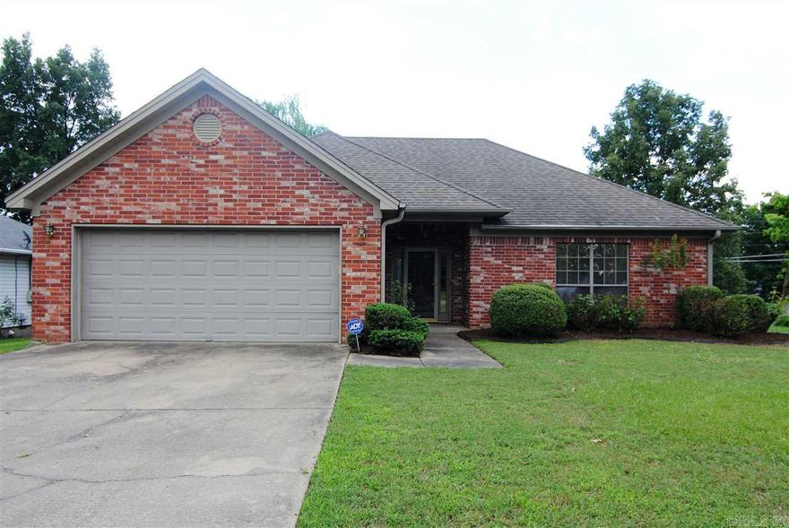 3/2 One Level/Split Floor Plan..New Paint Throughout!!! Foyer, Living Rm. w/Fireplace, Master Suite w/His & Her Sinks, Walk-in Shower, Soaking Tub & Walk-in Closet, Eat-in Kitchen w/ Electric Stove, Microwave & Dishwasher, Laundry Rm, 2-car Garage, Back Deck, Fenced Yard--New Fencing on Right Side + Gate scheduled w/Ingle Fence. *Refrigerator AS IS..No Repairs/Replacement