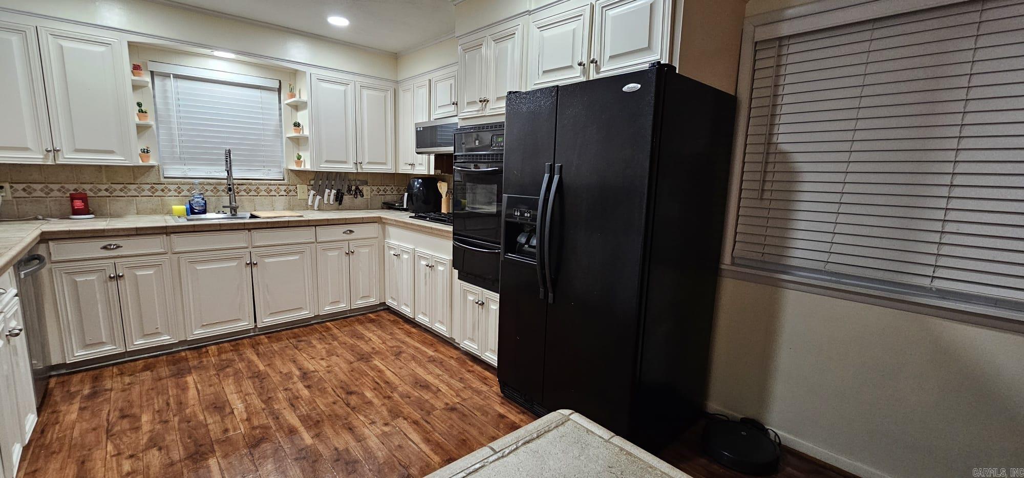 COUNTRY CLUB ADDN - Residential