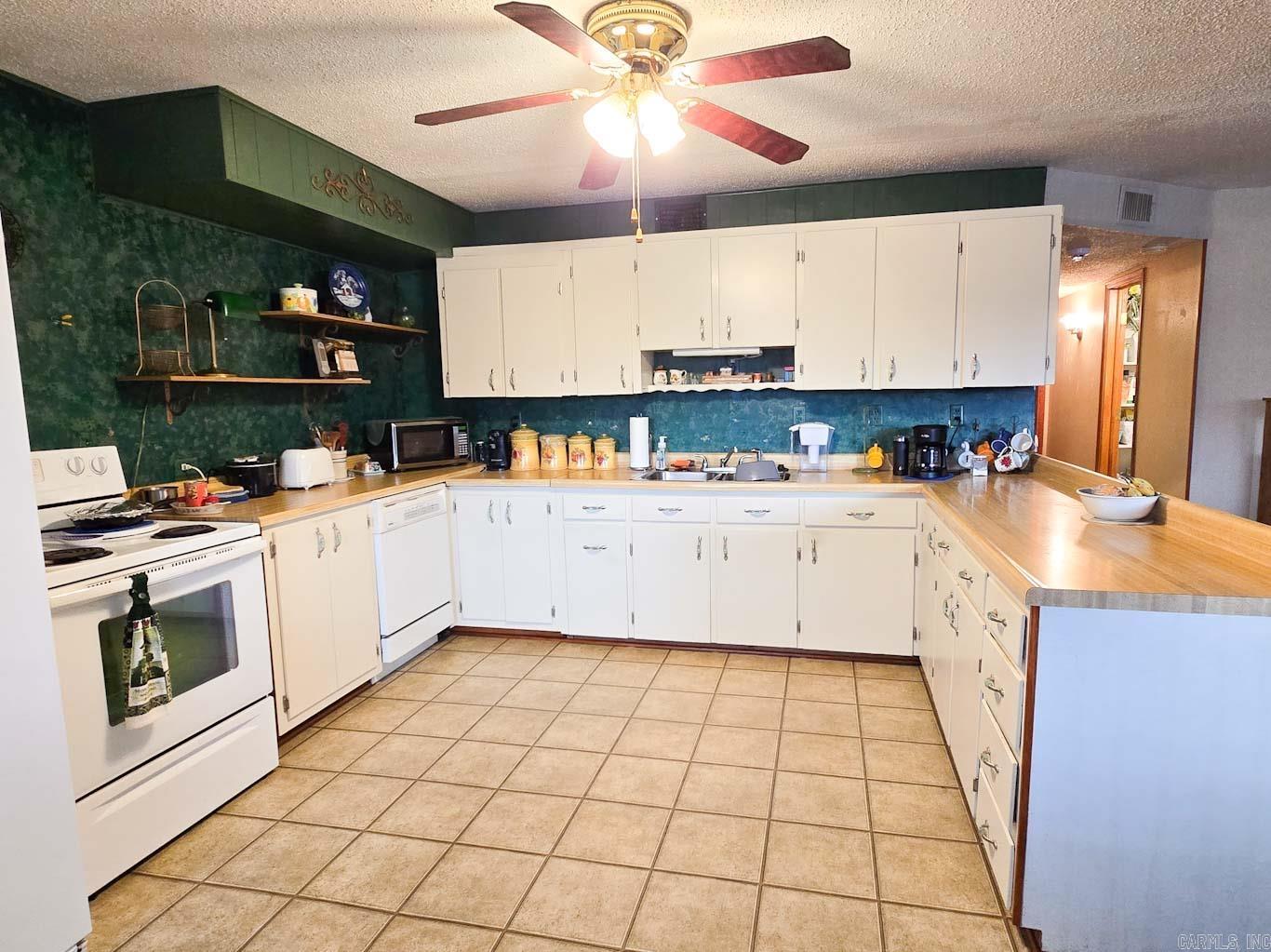 Halls Third - Residential