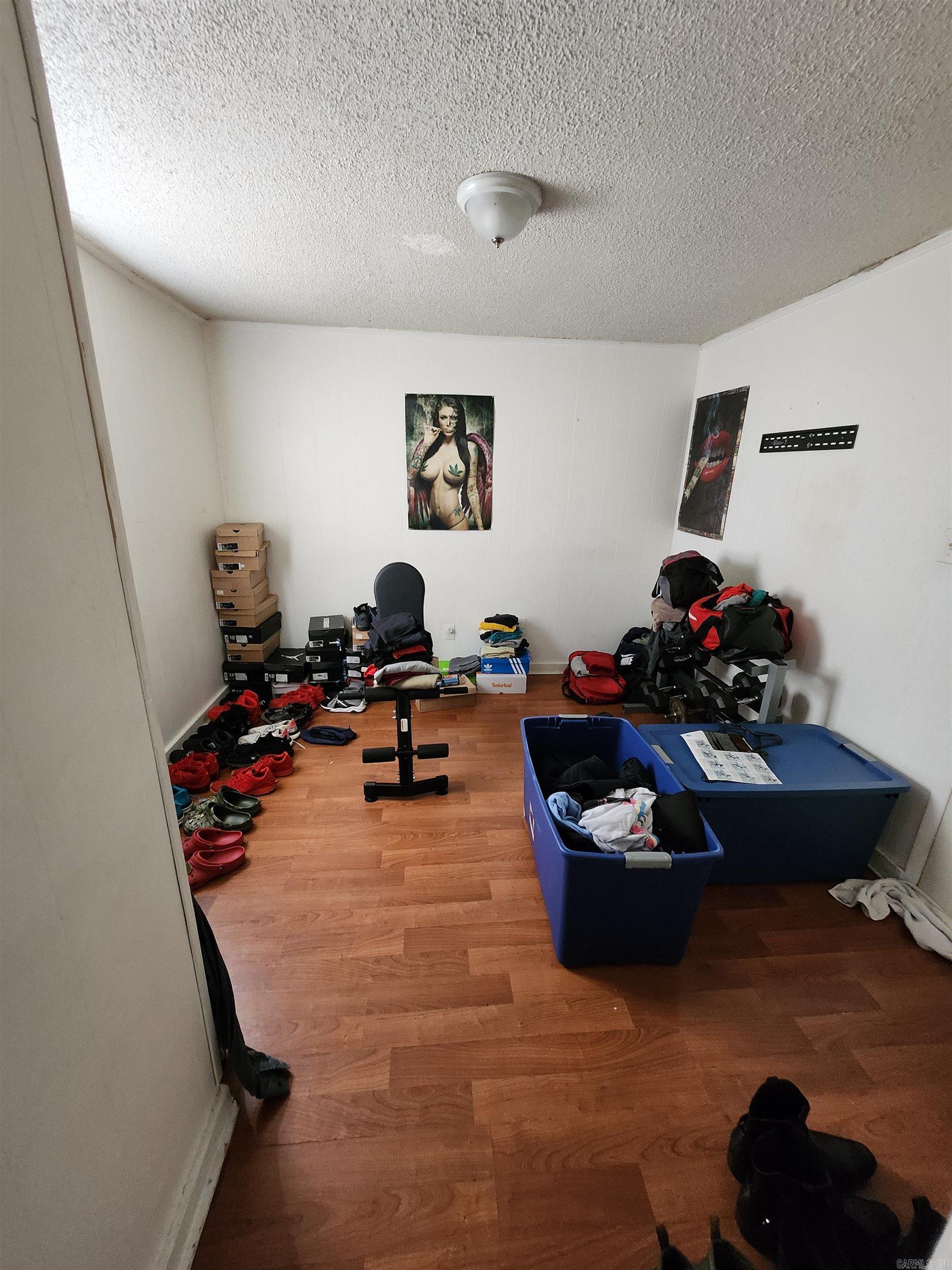 ELM STREET - Residential