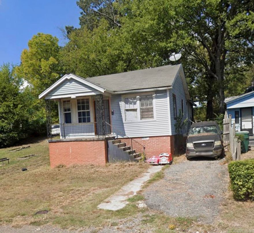 INVESTMENT OPPORTUNITY!! Great portfolio add or flip... Property is Tenant Occupied; Lease is MONTH TO MONTH, $800.00 MONTHLY, 24 HR NOTICE TO SHOW... SOLD AS-IS Part of a package, could be purchased in individually or all together. ****AGENTS SEE REMARKS